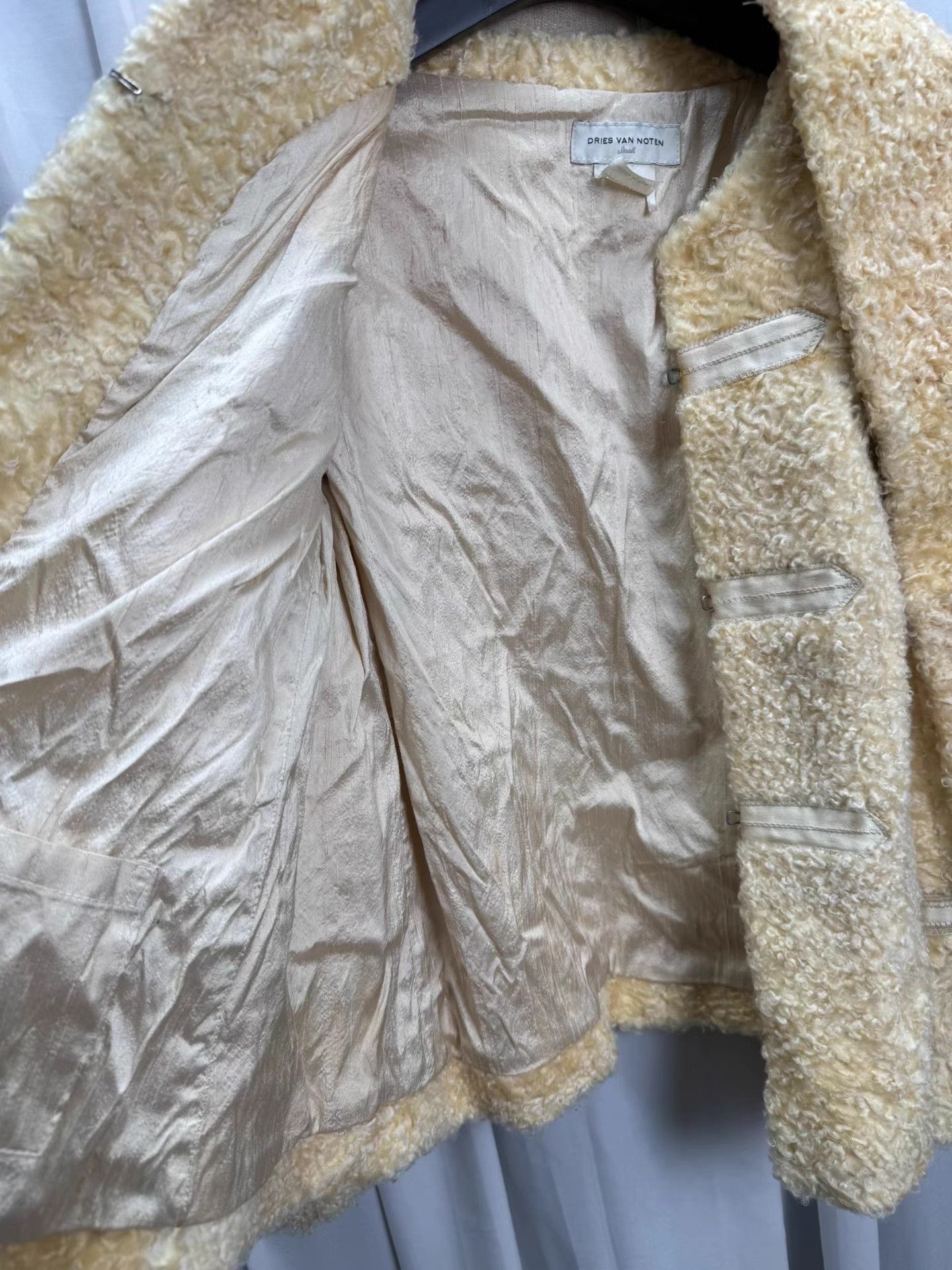 Dries Van Noten Dries Van Noten Faux Fur Plush Court Style Jacket K20 Size M / US 6-8 / IT 42-44 - 9 Thumbnail
