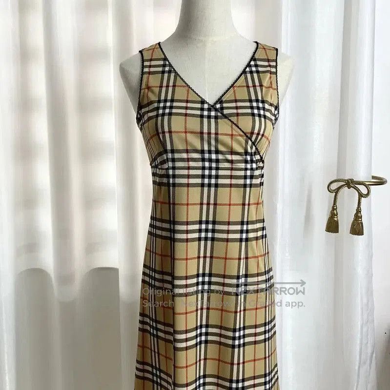 Burberry Burberry Khaki Check Pattern Women's Dress. Size M / US 6-8 / IT 42-44 - 1 Thumbnail