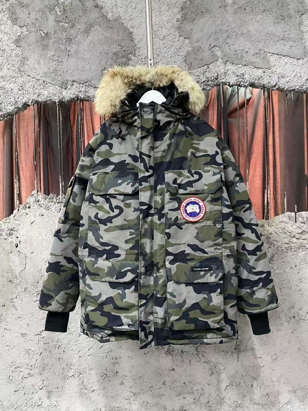 Canada Goose long camouflage down jacket by canada goose Size US L / EU 52-54 / 3 - 1 Thumbnail