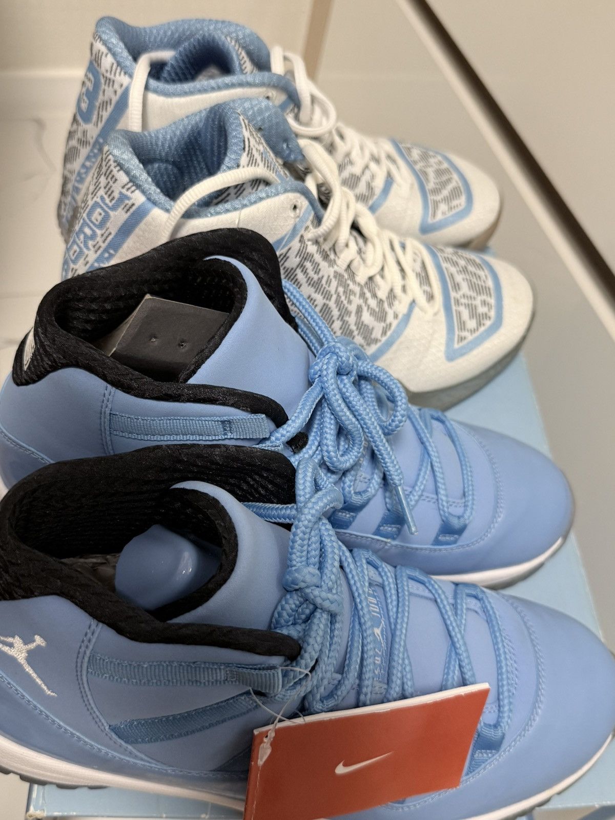 Jordan Brand Jordan 11 Pantone Ultimate Gift of Flight Pack OG ALL Size US 8 / EU 41 - 1 Thumbnail