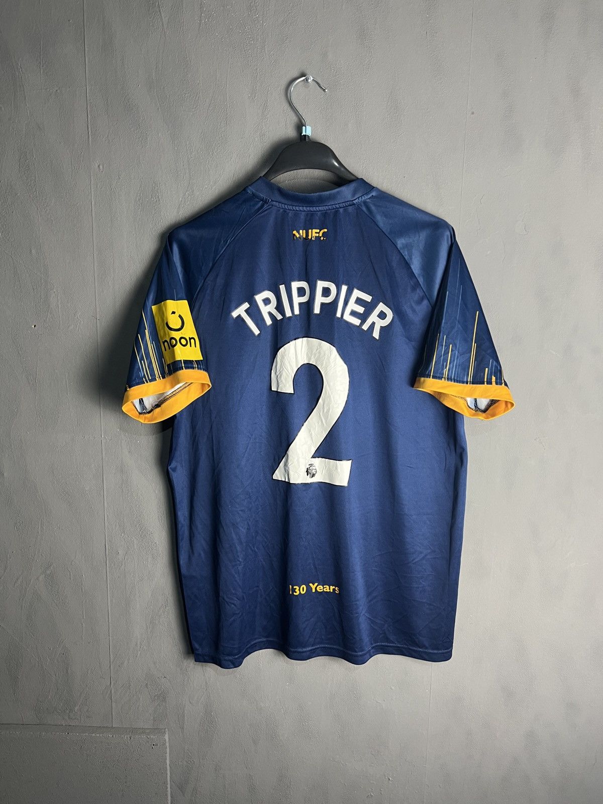 Vintage Rare Soccer Jersey Newcastle United x Puma #2 Trippier Size US M / EU 48-50 / 2 - 9 Thumbnail