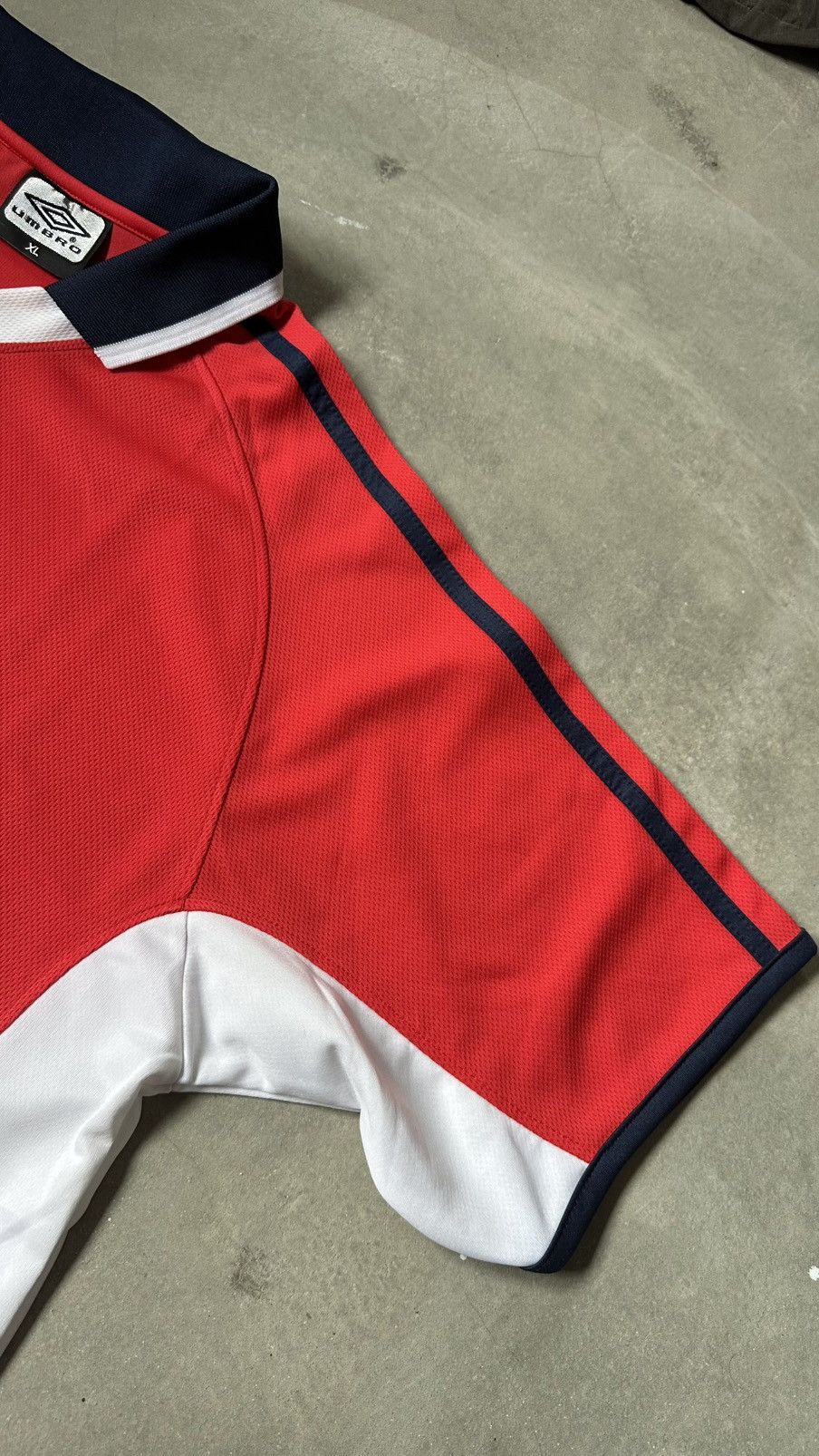 Umbro VINTAGE UMBRO JERSEY ENGLAND TEMPLATE Size US M / EU 48-50 / 2 - 3 Thumbnail