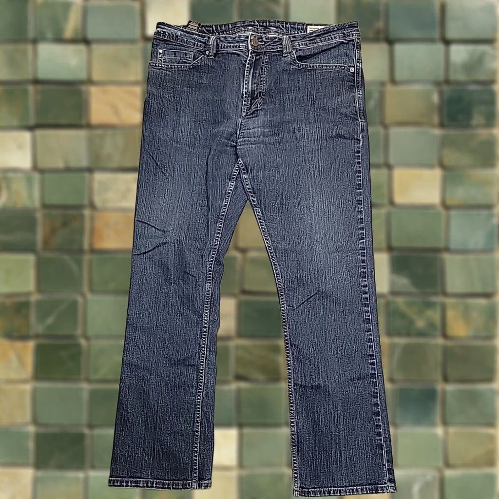 Buffalo David Bitton Buffalo David Bitton Jeans Driven-X Basic Straight Stretch Blue Denim Mens 36x32 5-Pocket Belt Loops Cotton Blend Zip Jeans Men's Straight Blue Denim Size US 36 / EU 52 - 1 Thumbnail