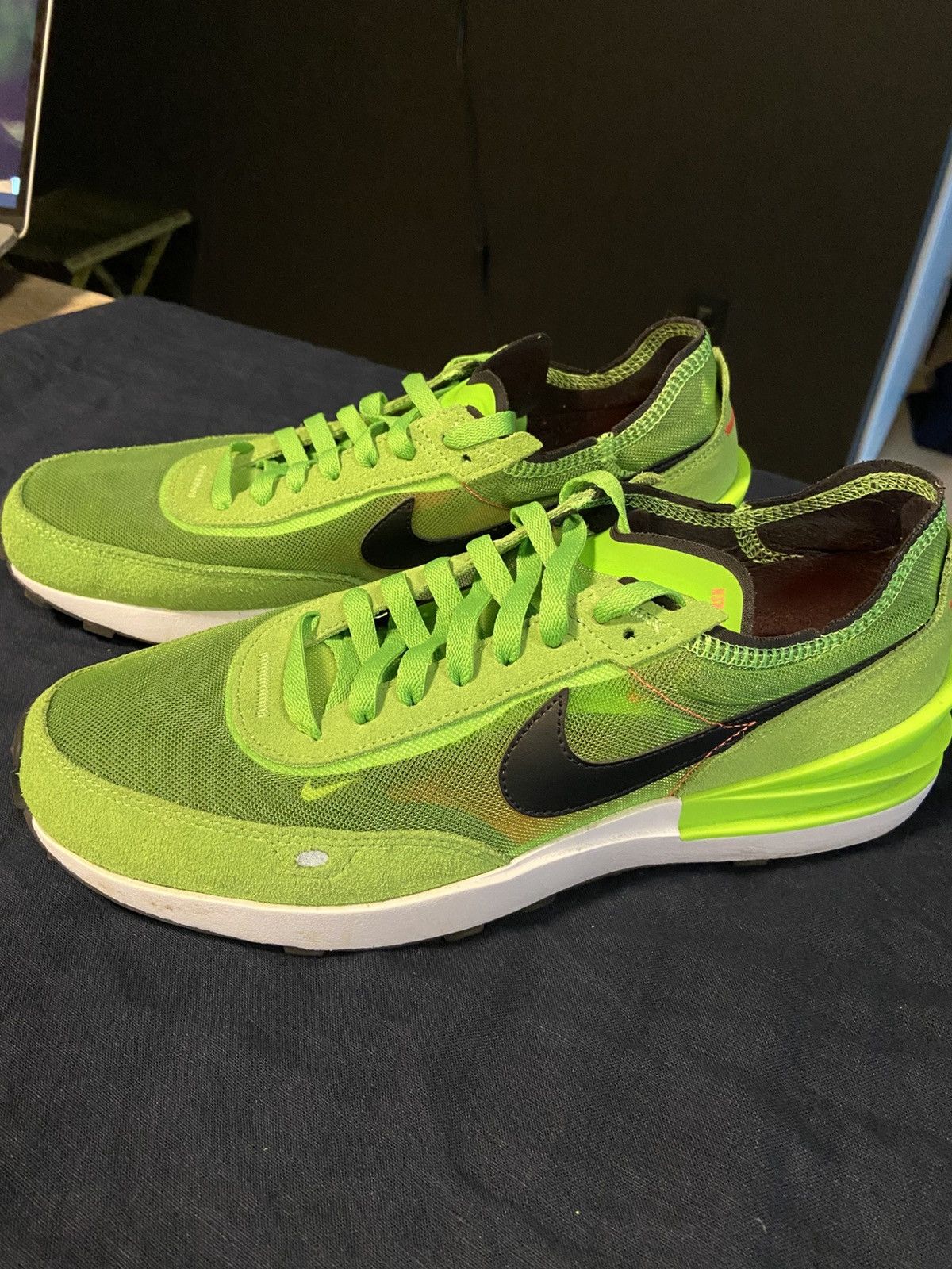 Nike Waffle One Men's Athletic Shoes Electric Green Size US 10 / EU 43 - 2 Thumbnail