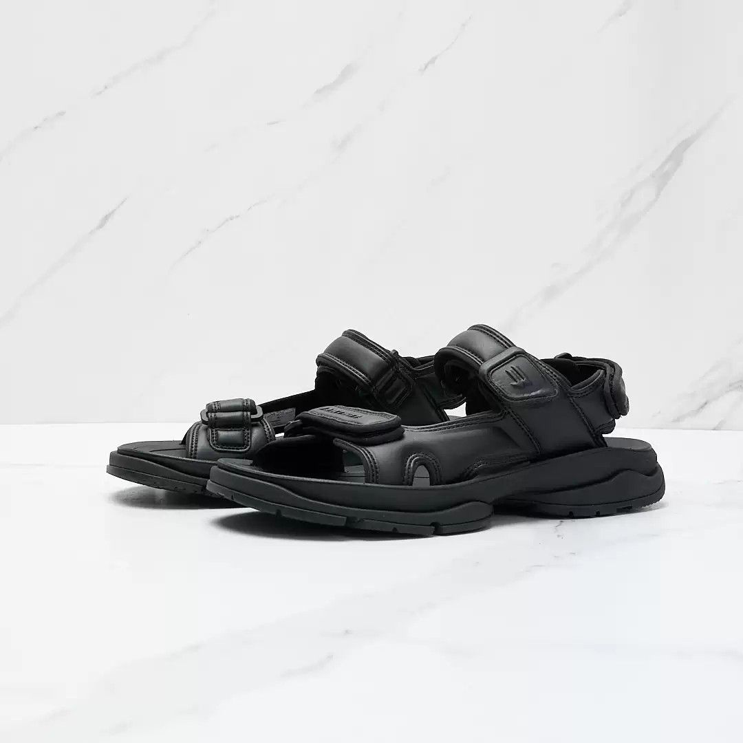 Balenciaga Balenciaga Women's Embossed Beach Sandals Size US 6 / IT 36 - 1 Thumbnail