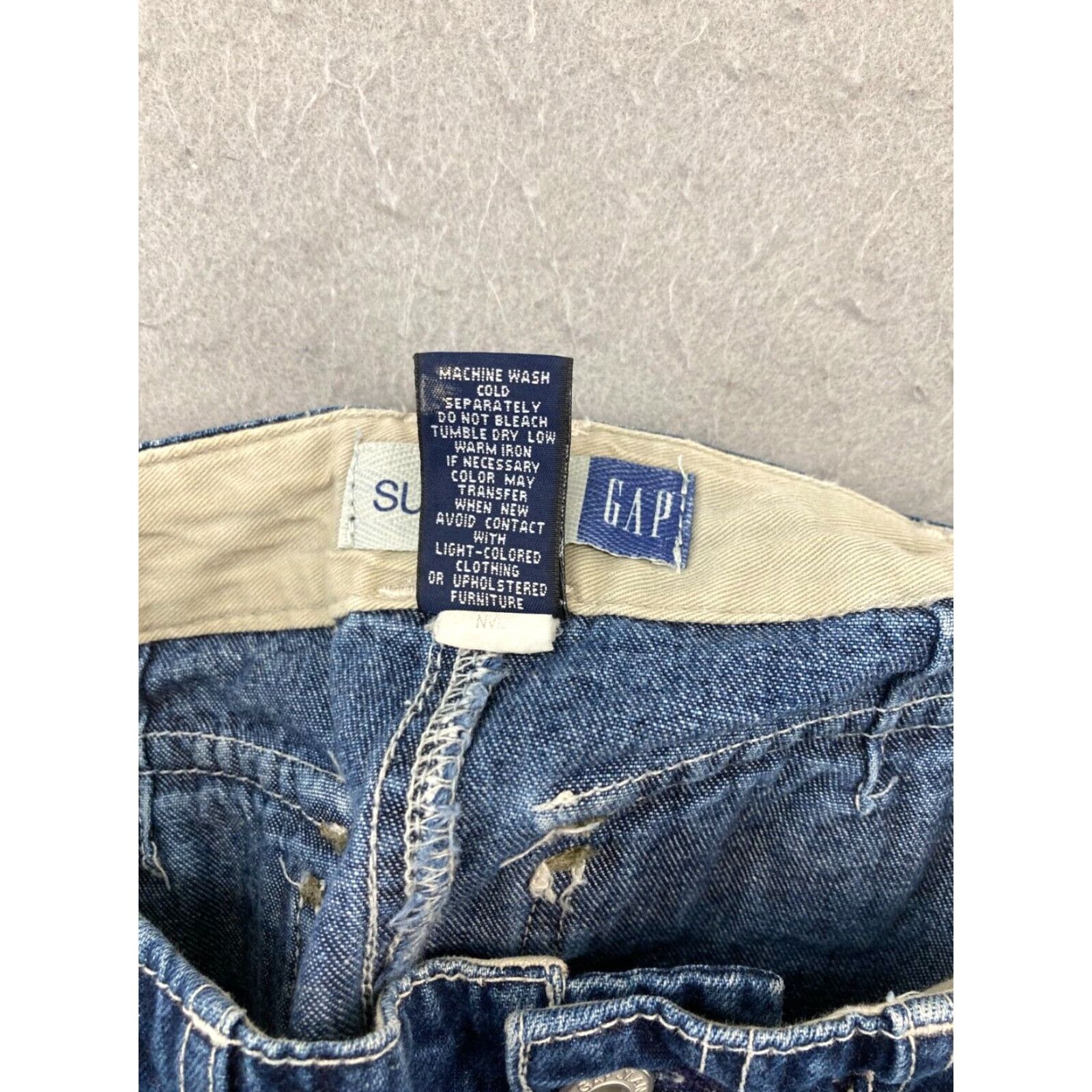 Gap Womens Gap Mini Denim Skirt Flap Pockets Y2K Style Size 25" / US 0 / IT 36 - 7 Thumbnail