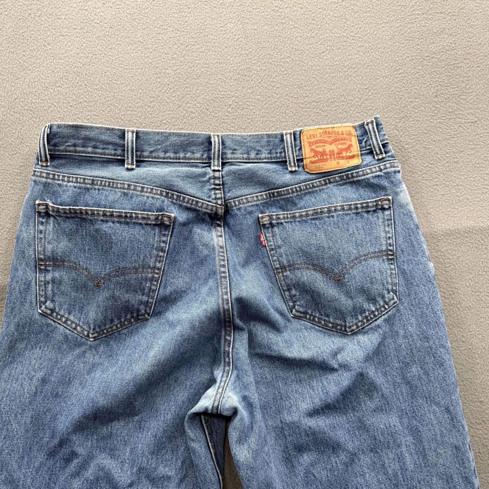 Levi's Levi's 560 Jeans Mens 38x33 Light Wash Relaxed Denim Casual Size US 38 / EU 54 - 7 Thumbnail