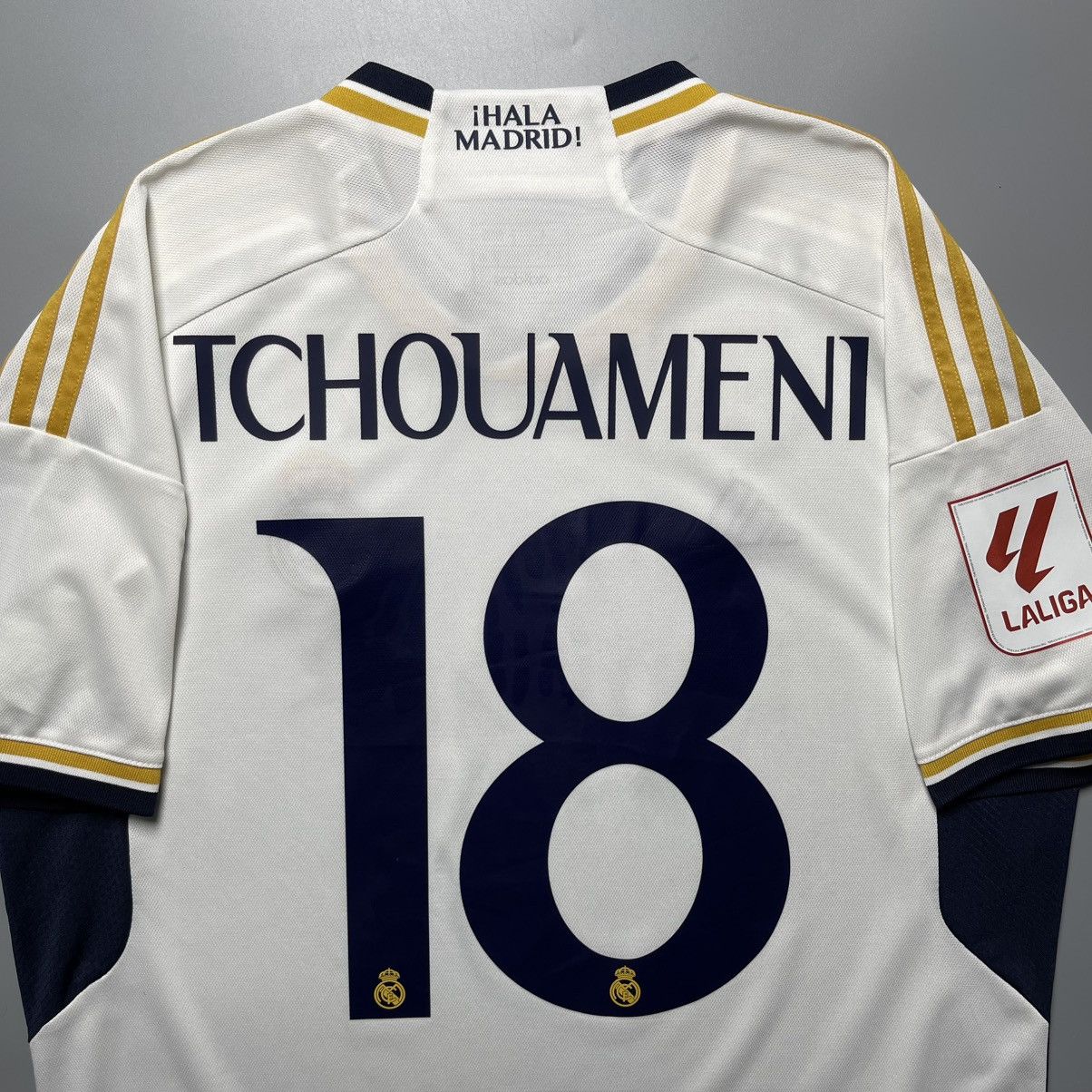 Adidas × Vintage REAL MADRID 2023/2024 FOOTBALL HOME JERSEY #18 TCHOUAMENI Size US L / EU 52-54 / 3 - 10 Thumbnail