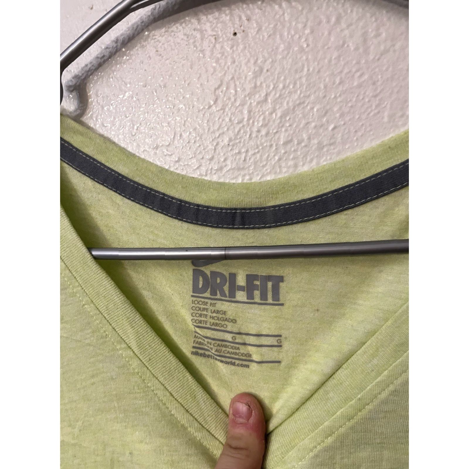 Nike Nike Dri Fit Top Women's V Neck - Size L - Neon Green Relaxed Fit Shirt Size L / US 10 / IT 46 - 2 Thumbnail