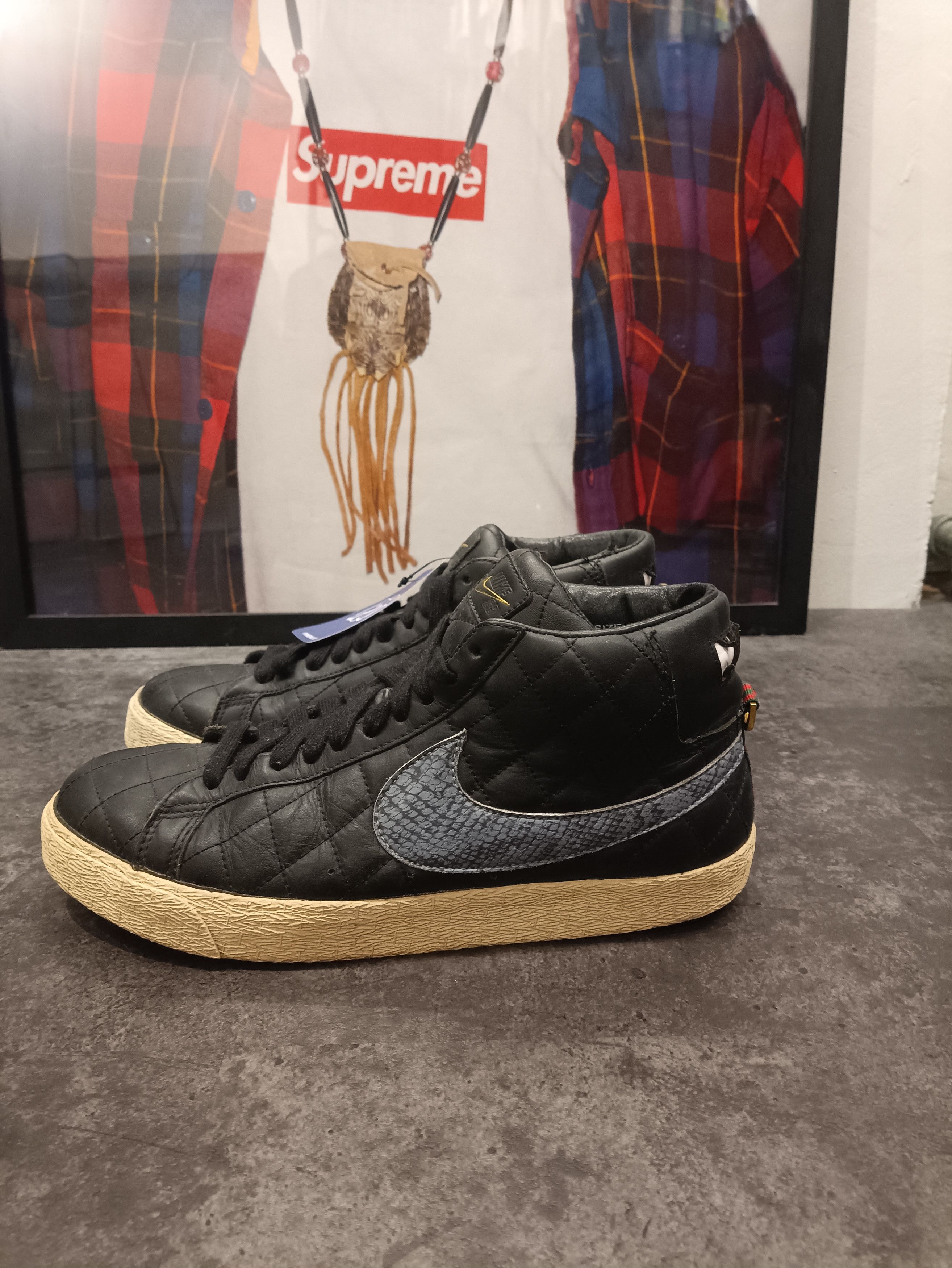 Nike supreme blazer