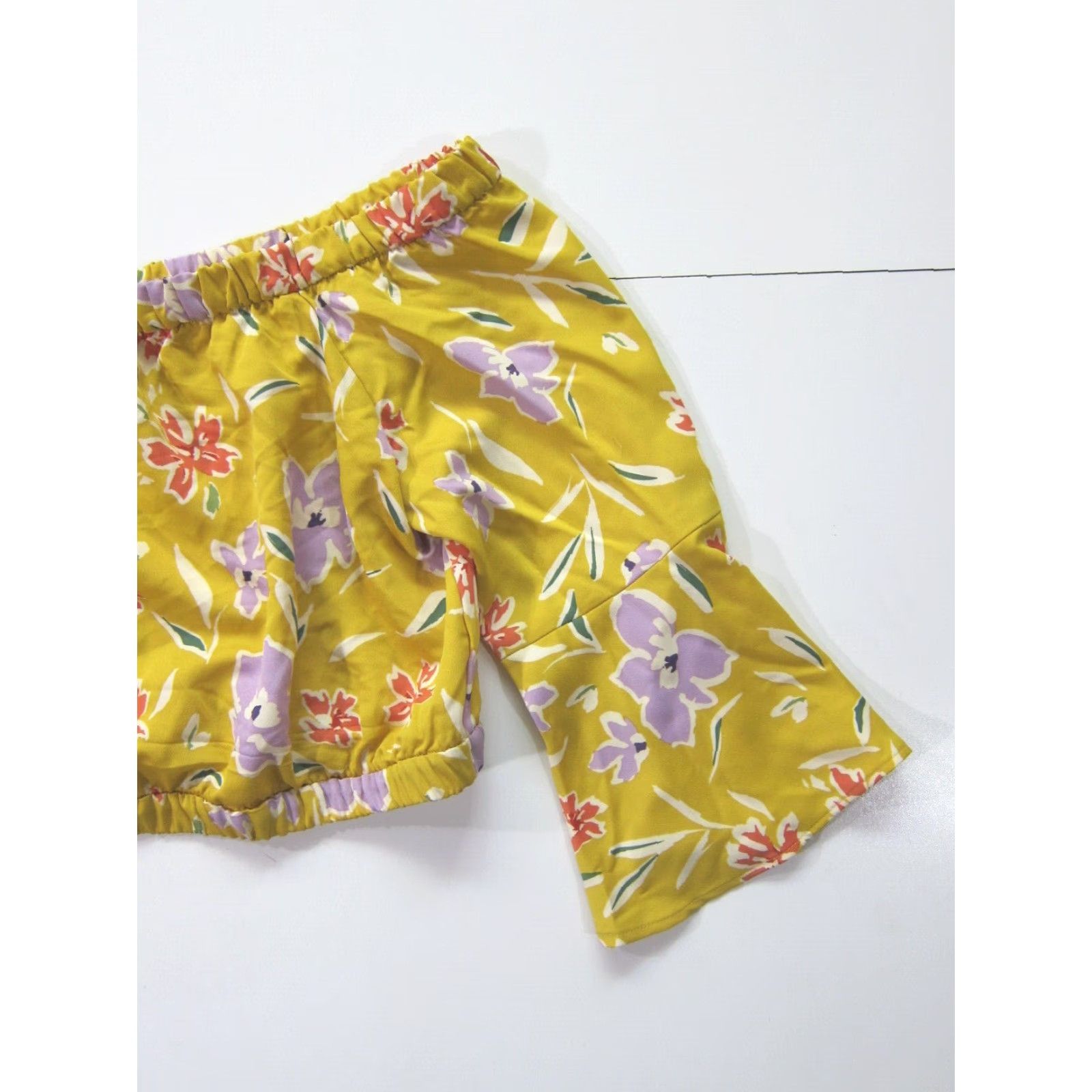 BCBGeneration BCBG Generation Yellow Pink Purple Floral Off Shoulder Crop Blouse Women Large Size L / US 10 / IT 46 - 4 Thumbnail