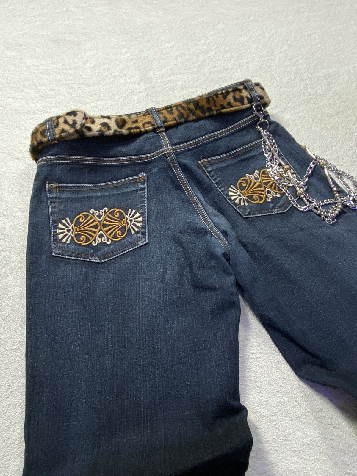 If Six Was Nine × Japanese Brand × Tornado Mart Nadine flower embroidery flare washed jean Size US 32 / EU 48 - 3 Thumbnail