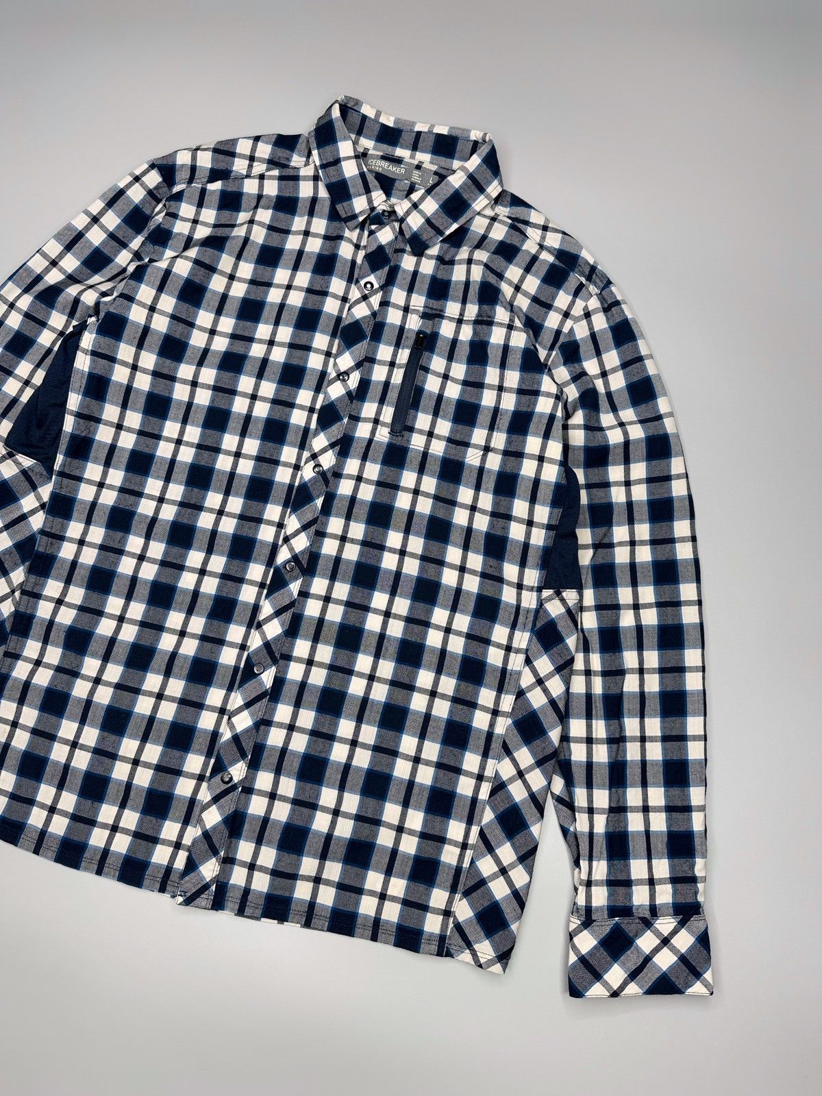 Icebreaker Icebreaker Wool Button Up Shirt Outdoor Size US L / EU 52-54 / 3 - 2 Thumbnail