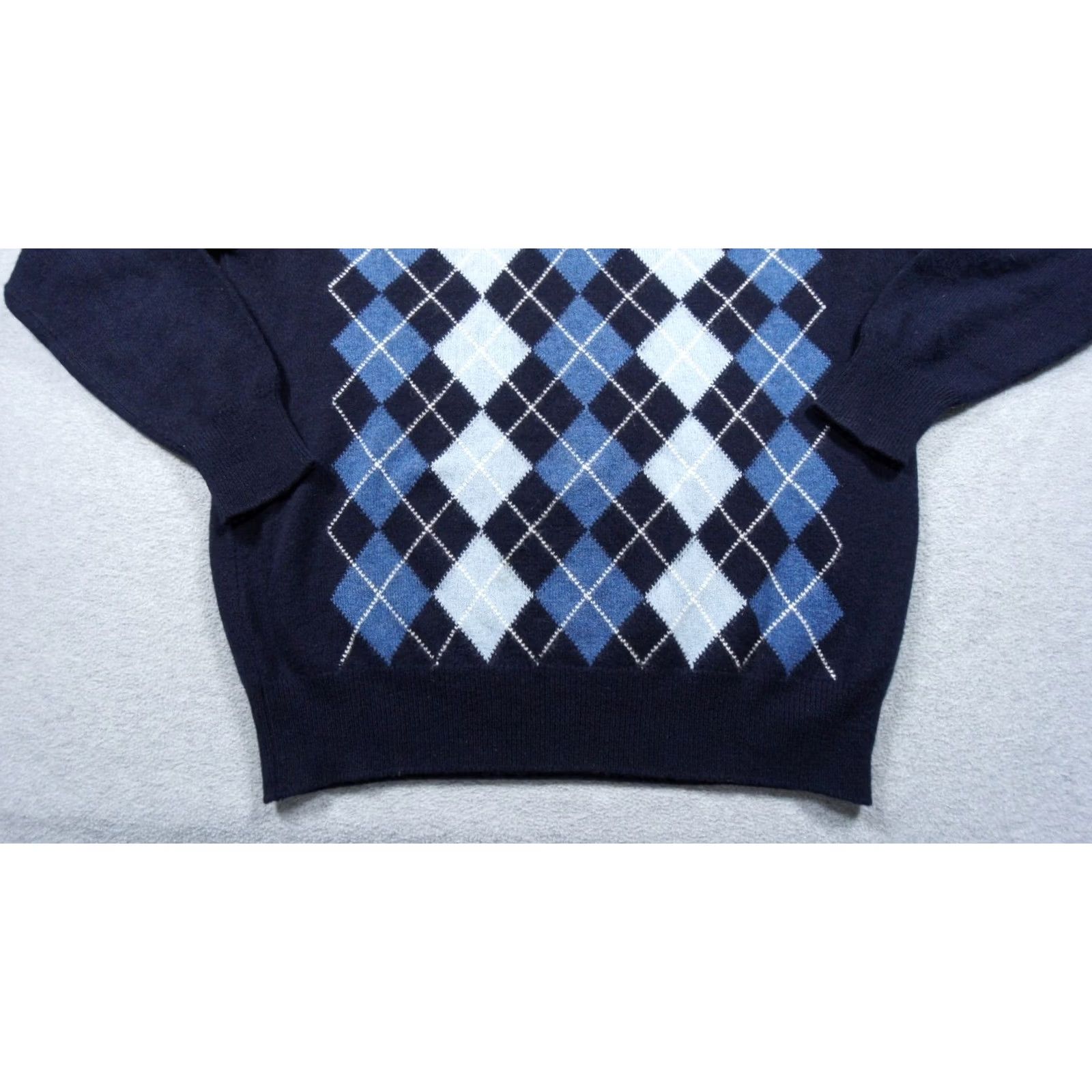 Vintage Vintage Alan Paine Sweater Mens 44 Blue Knit Vneck Lambswool Argyle Preppy Adult Size US XXL / EU 58 / 5 - 3 Thumbnail