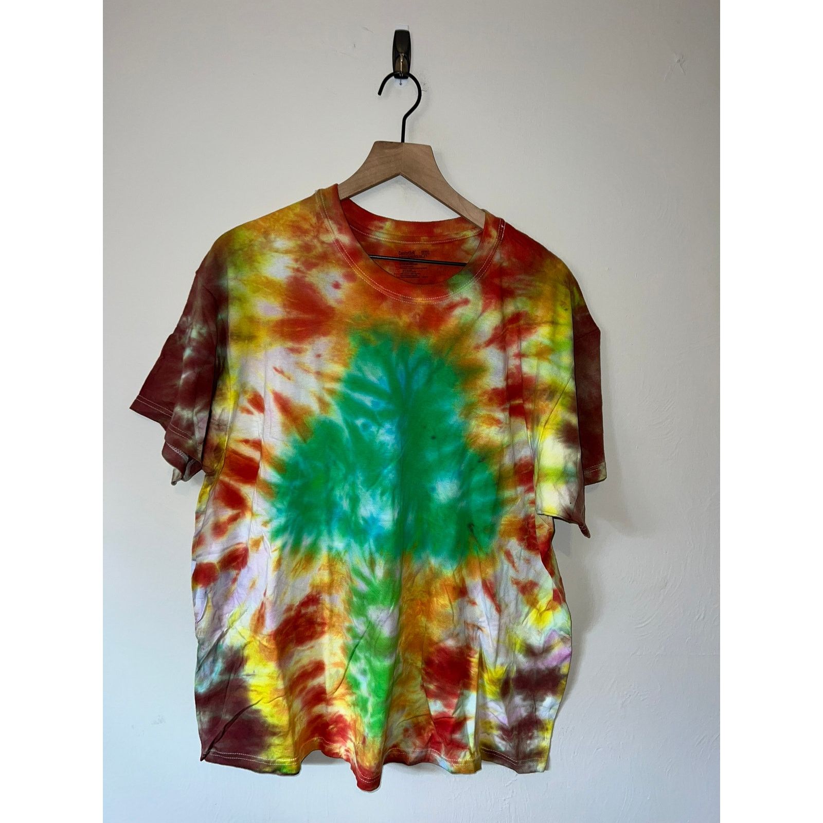 Hanes Hanes Comfort Soft Tie Dye Shirt Red Green Tee 2000s 2XL Size US XXL / EU 58 / 5 - 1 Thumbnail