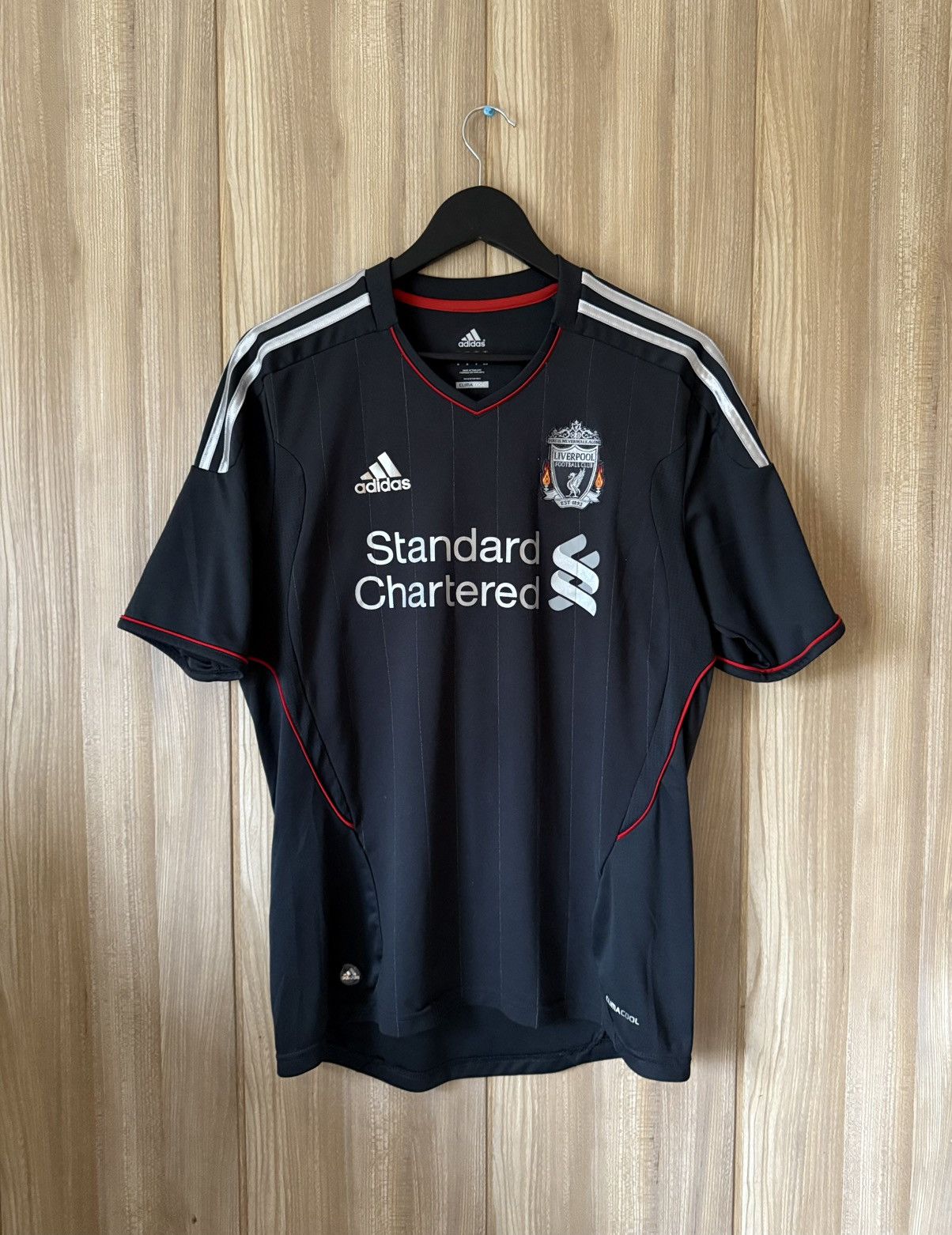 Adidas Adidas Liverpool Standard Chartered Jersey Size US M / EU 48-50 / 2 - 1 Thumbnail