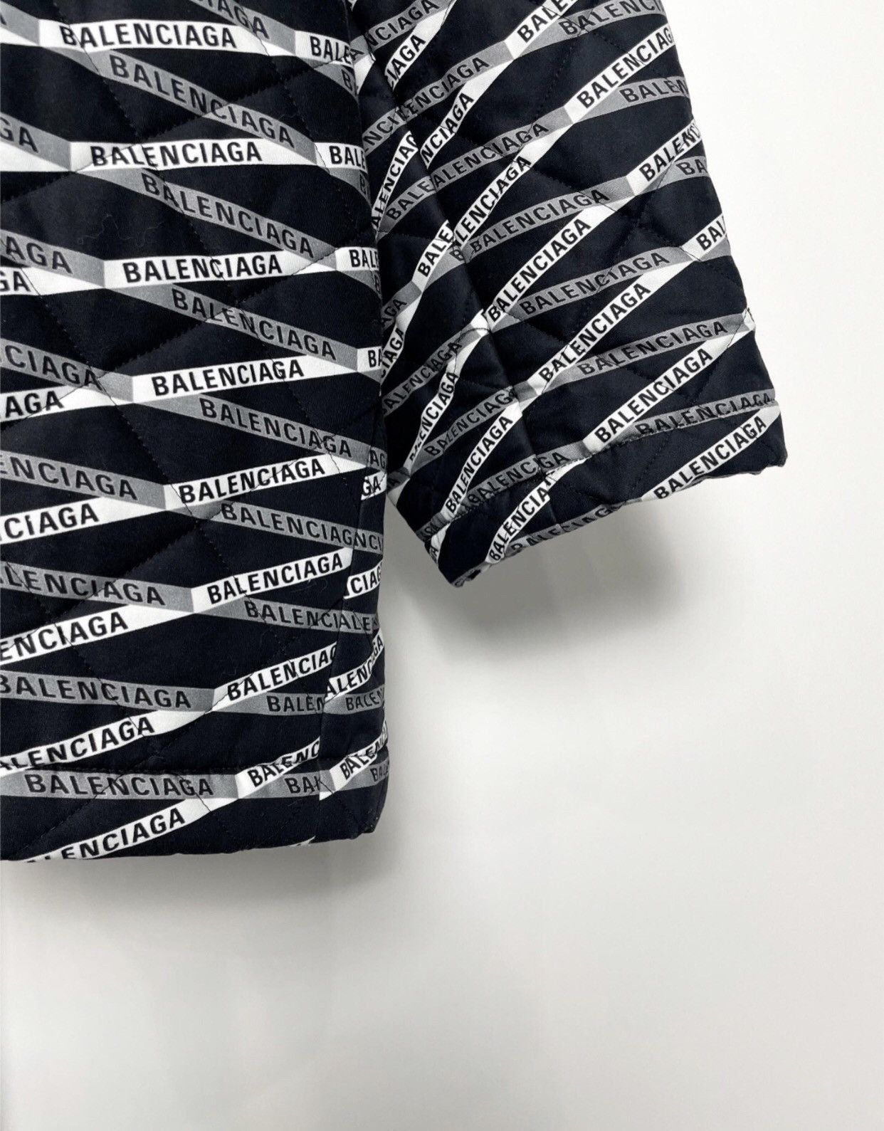 Balenciaga Balenciaga Logo Printed Full Print Lightweight Down Jacket Size US S / EU 44-46 / 1 - 5 Thumbnail