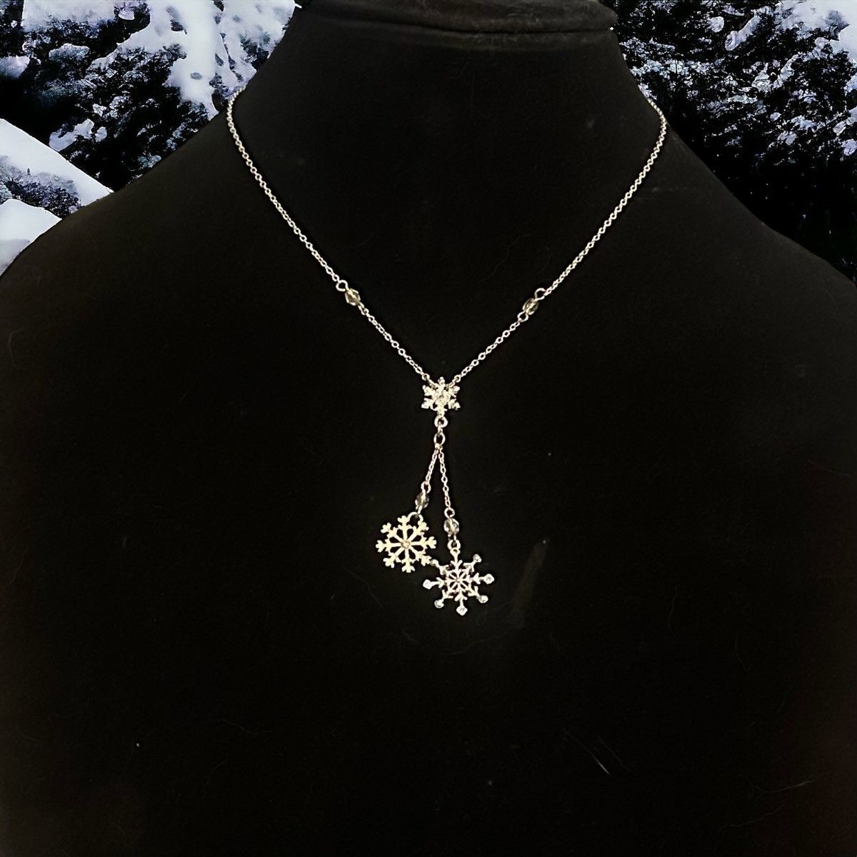 Vintage Vintage Avon SP snowflake Lavaliere necklace Size ONE SIZE - 1 Thumbnail