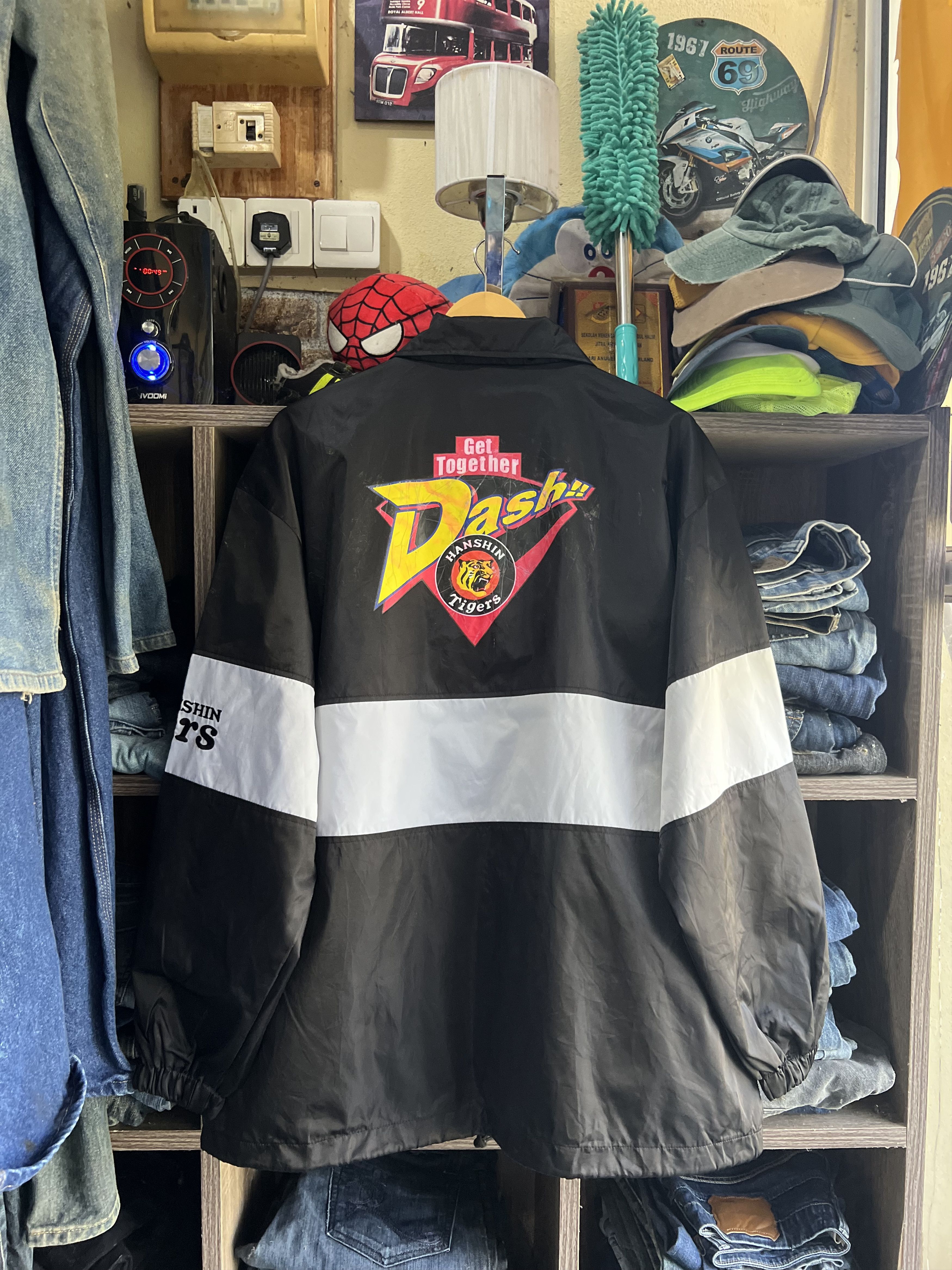 Japanese Brand 🔥Hanshin Tigers Baseball Club Windbreaker Size US XL / EU 56 / 4 - 17 Thumbnail