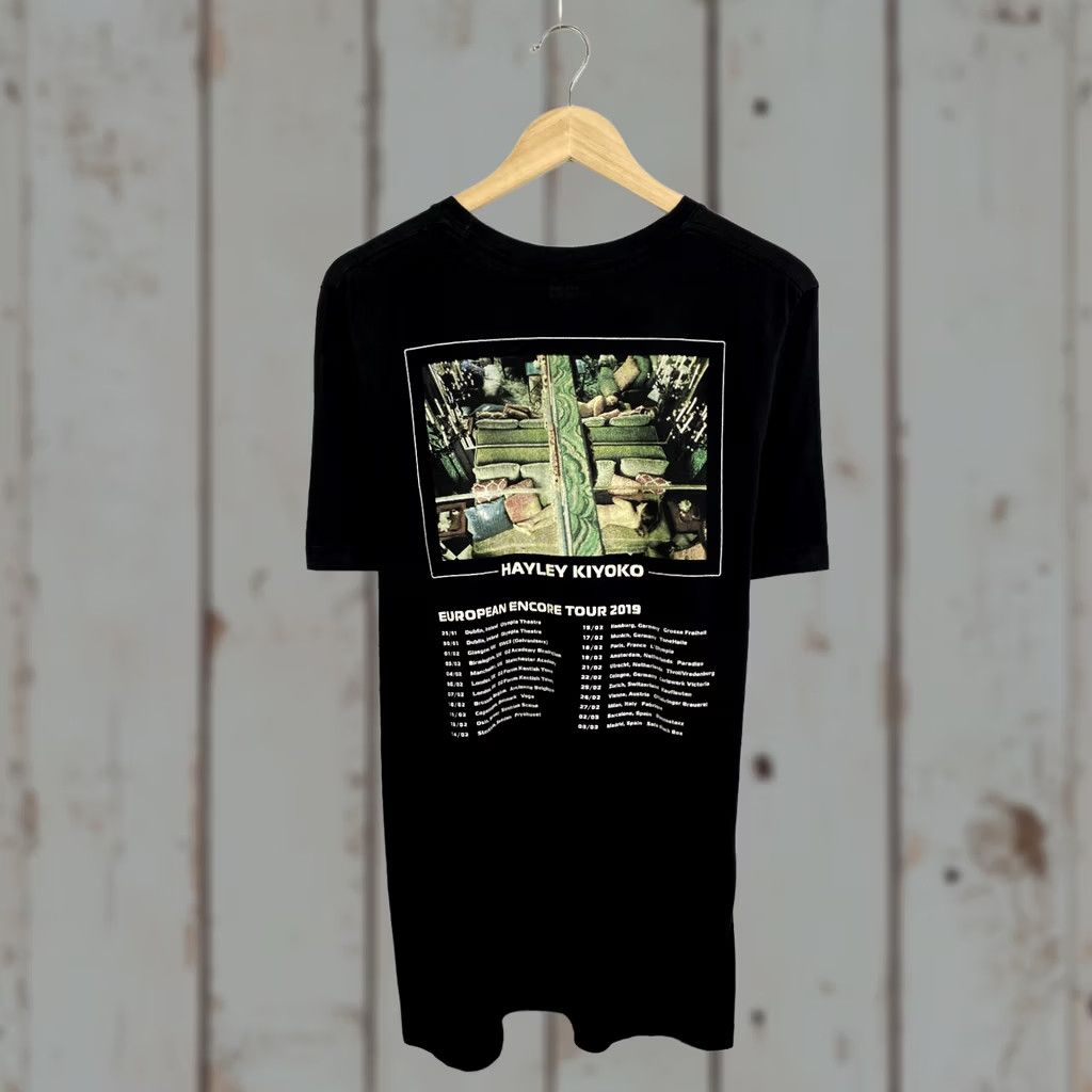 Gildan Hayley Kiyoko American Sexy girl t-shirt rare retro Y2K hype L black Mens T-Shirt Size US L / EU 52-54 / 3 - 1 Thumbnail