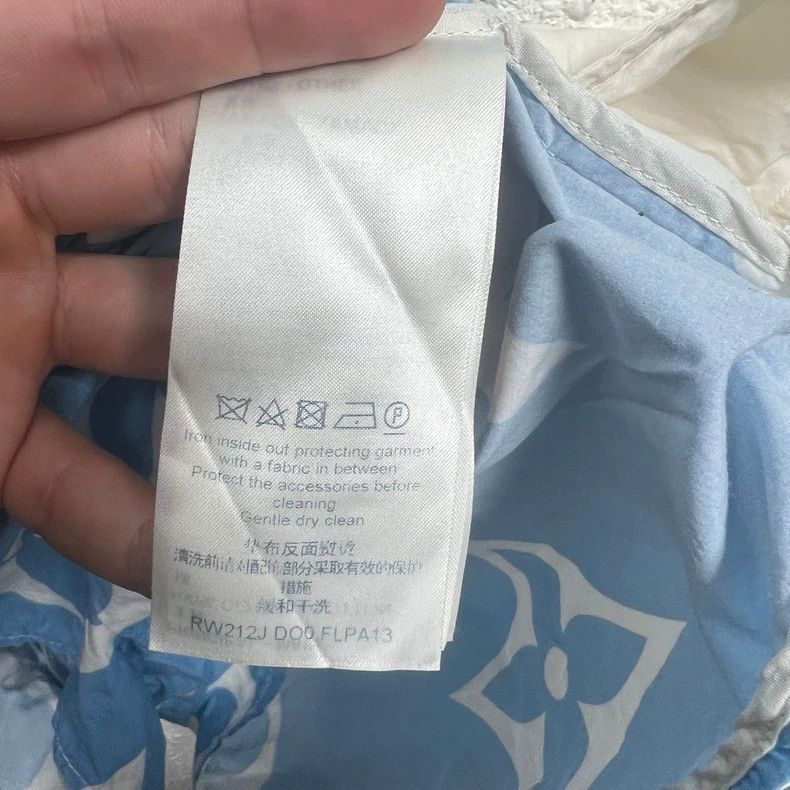 Louis Vuitton LOUIS VUITTON size 34 Lagoon Monogram Gradient Print Short Size US M / EU 48-50 / 2 - 5 Thumbnail