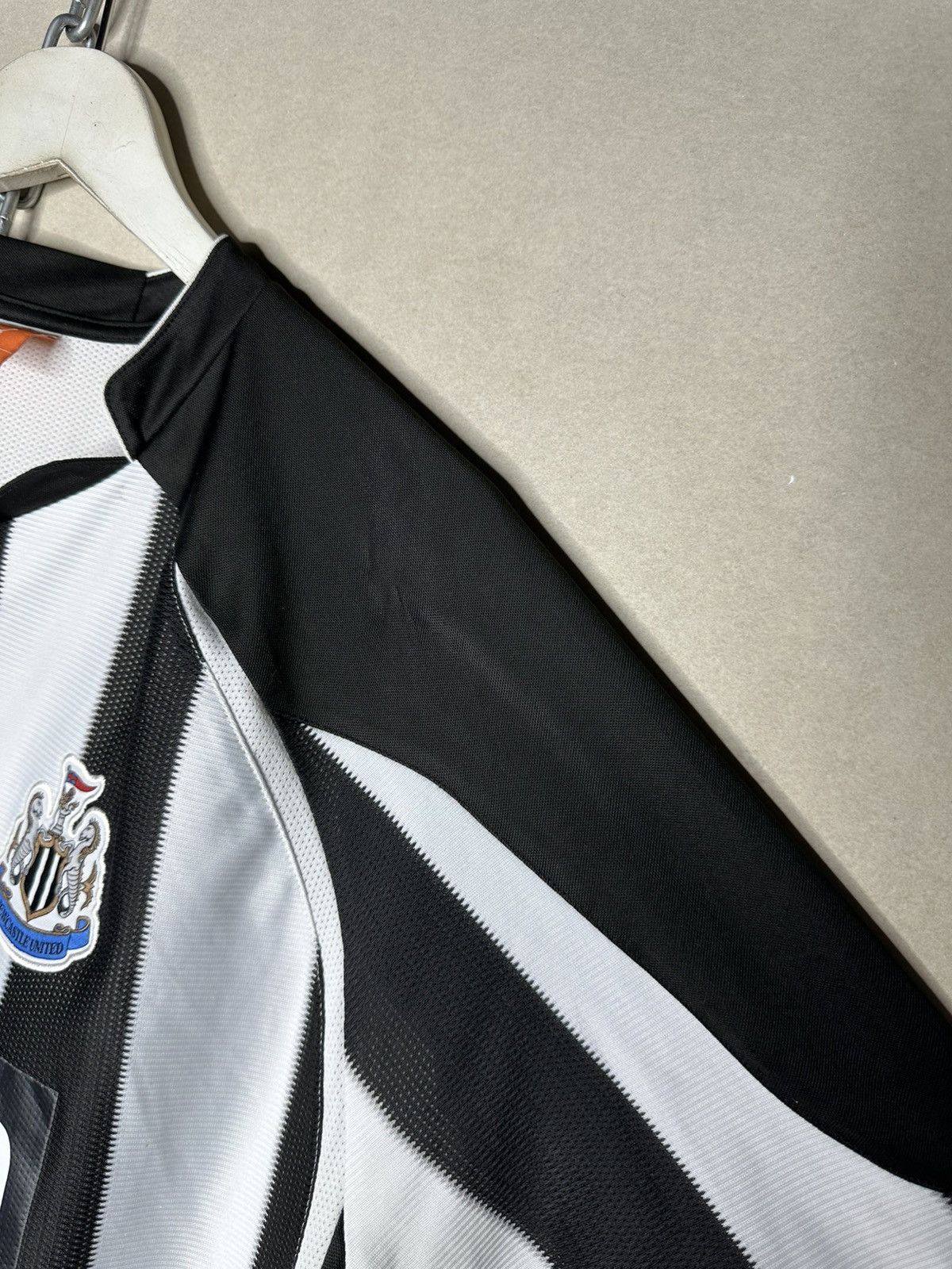 Puma Newcastle United Puma 2010/2011 Football Shirt Puma Jersey Size US XL / EU 56 / 4 - 10 Thumbnail