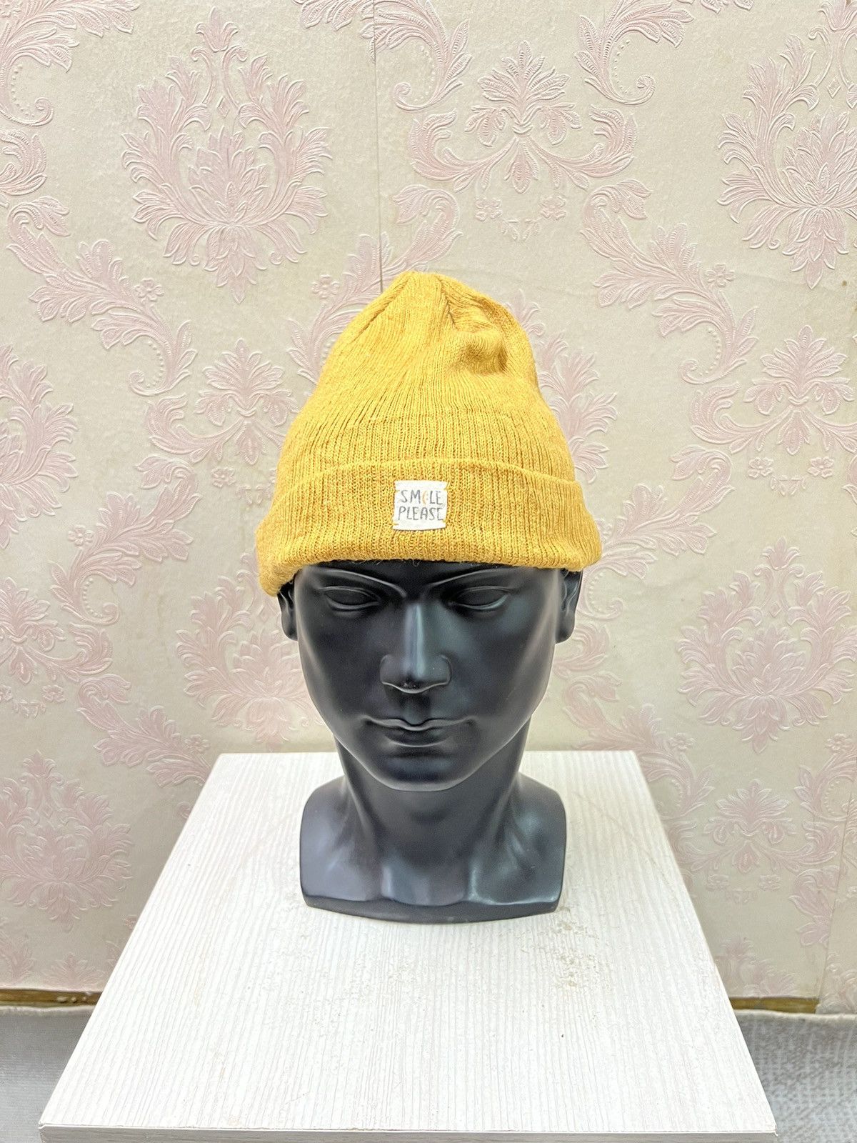 Zara Zara Plain Beanie Hats Size ONE SIZE - 2 Thumbnail