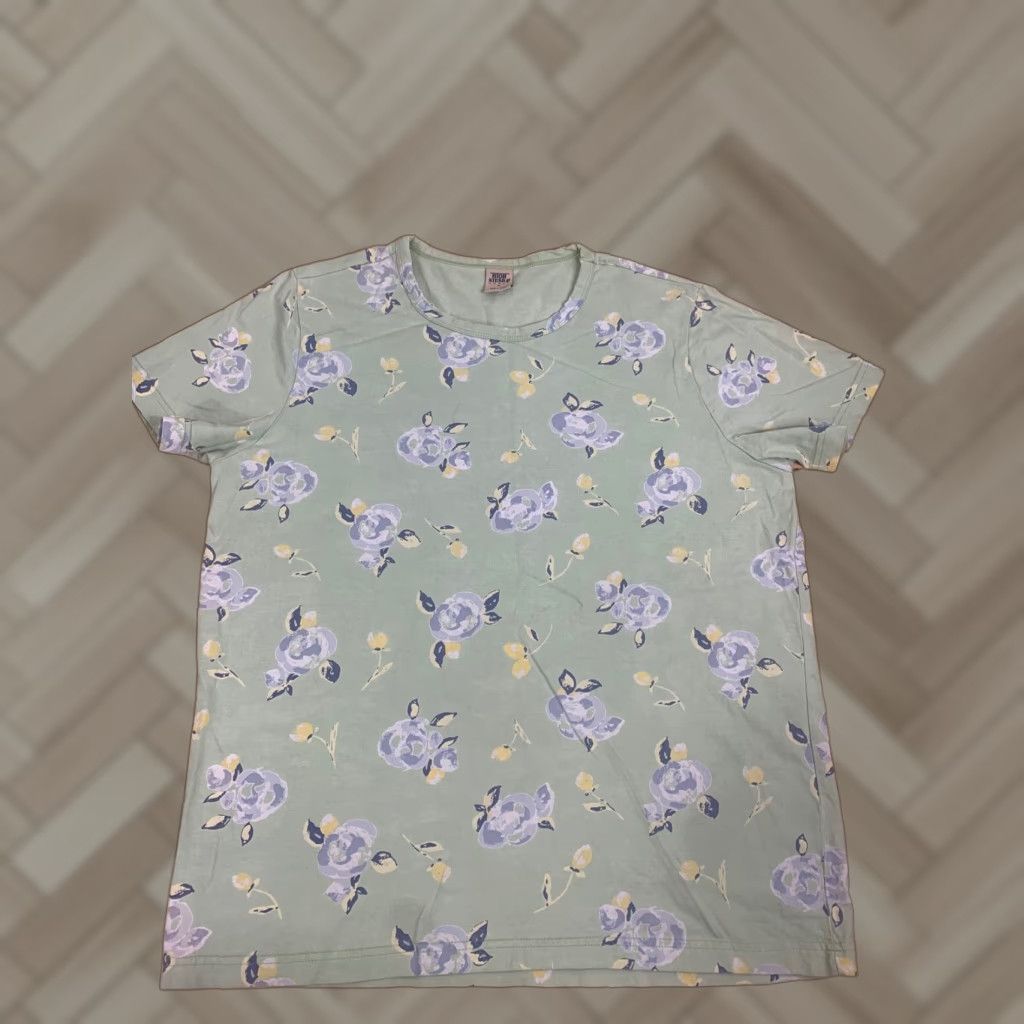 High Sierra VINTAGE High Sierra T-Shirt Womens Green Floral Short Sleeve 1X Crew Neck Women Size XL / US 12-14 / IT 48-50 - 1 Thumbnail