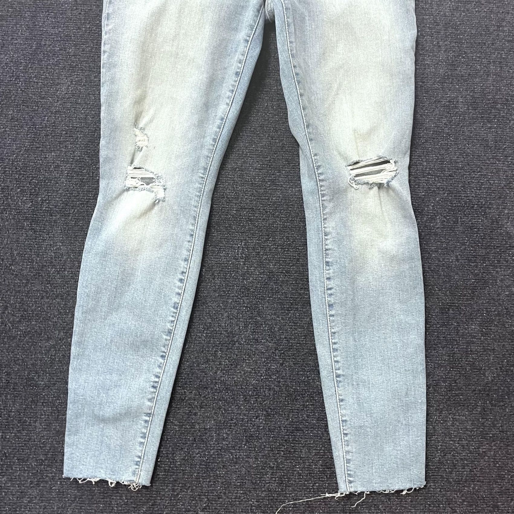 Lucky Brand Lucky Brand Jeans Womens 6 28 Light Wash Distressed Ankle Skinny Raw Hem Denim Shirt Size 28" / US 6 / IT 42 - 2 Thumbnail