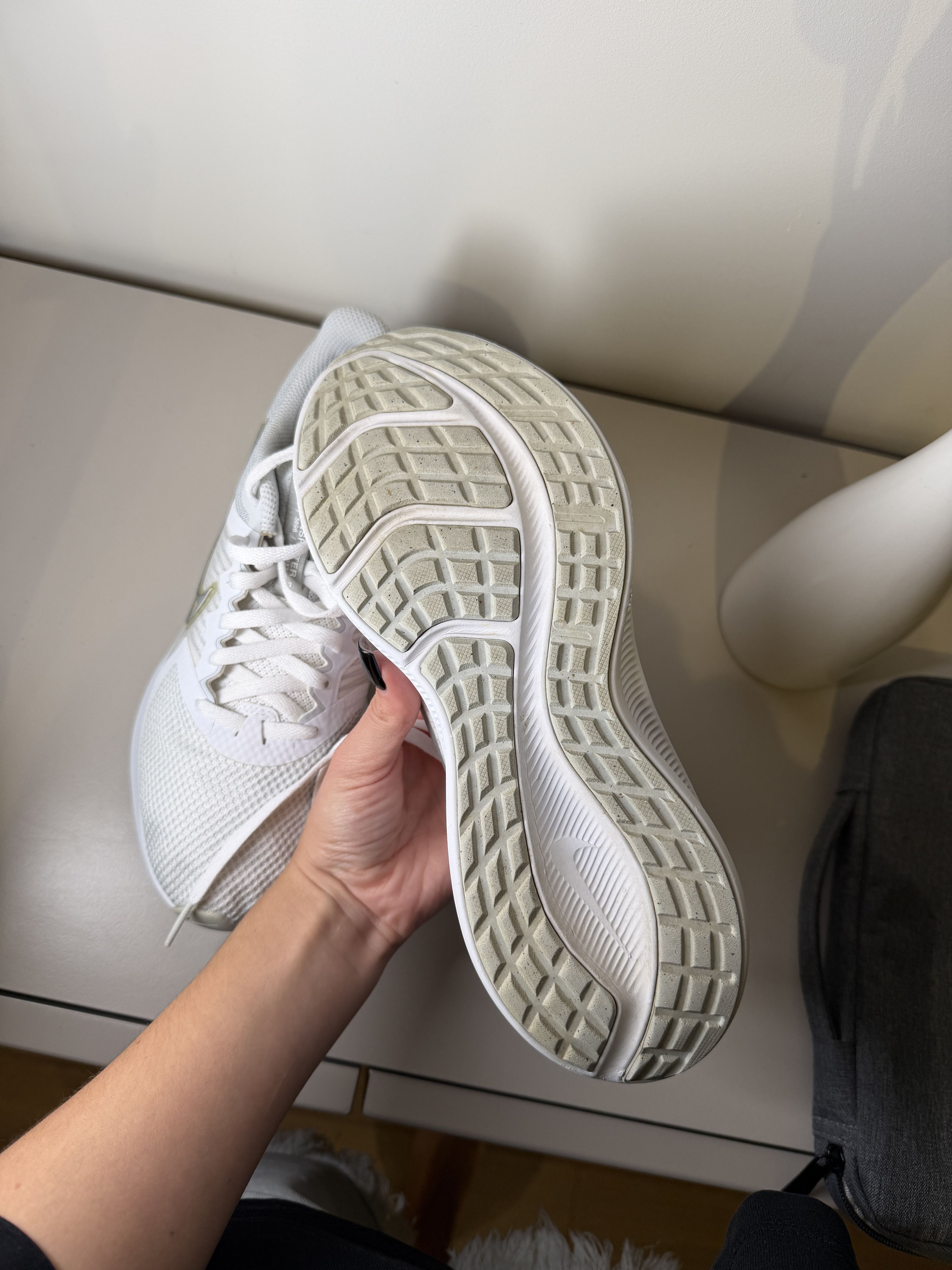 Nike Nike Downshifter White Running Sneakers Size EU 38 / US 5.5 Size US 5.5 / EU 38 - 6 Thumbnail