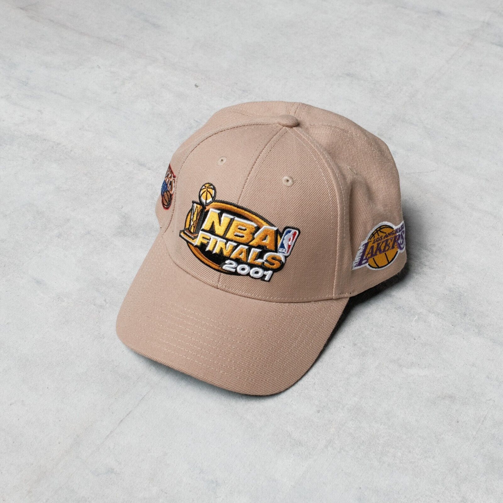 Mitchell & Ness Mitchell & Ness Los Angels Lakers 76ers 2001 NBA Finals Snap Size ONE SIZE - 2 Preview