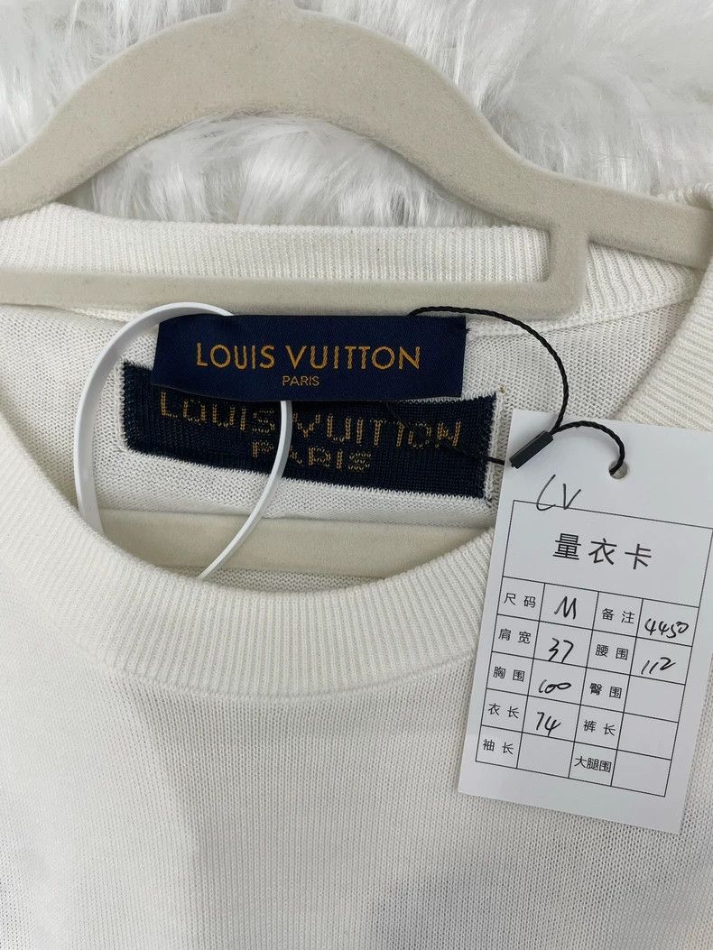Louis Vuitton Louis Vuitton Twisted Logo knit short sleeves Size US M / EU 48-50 / 2 - 3 Thumbnail
