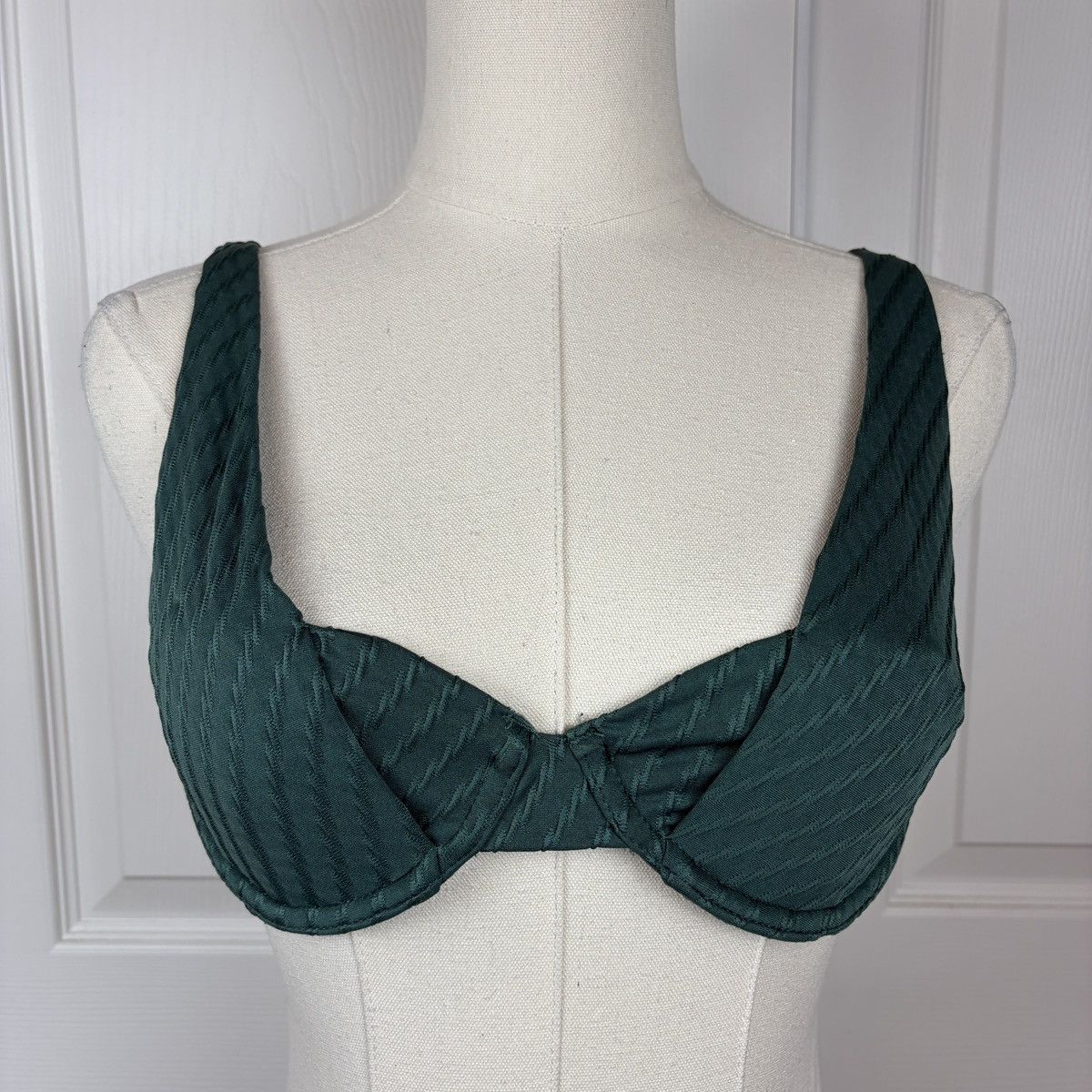 Abercrombie & Fitch Abercrombie and fitch dark green bikini top Size XS / US 0-2 / IT 36-38 - 1 Thumbnail