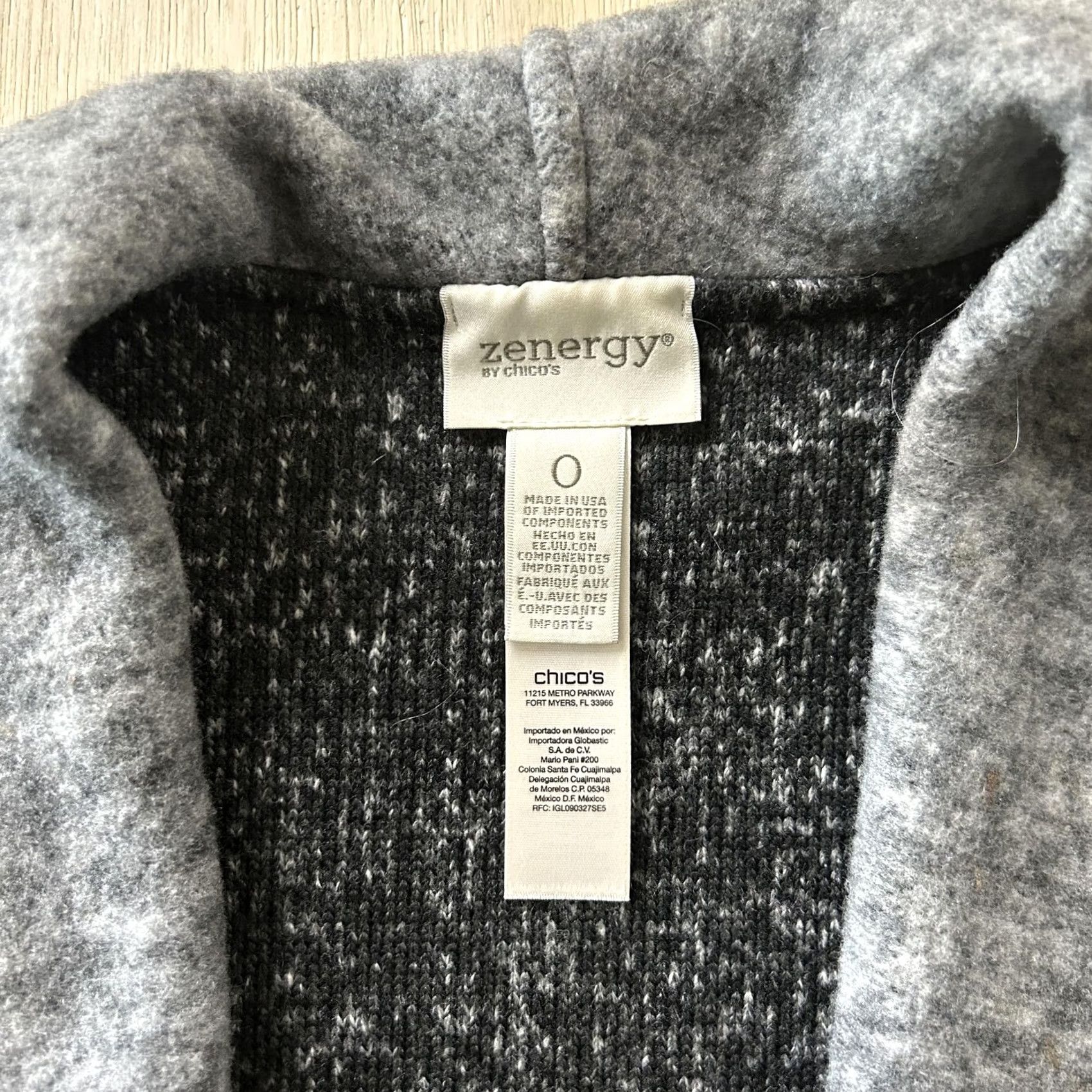 Vintage Chico's Zenergy Sweater Vest Womens 0 Gray Open Front Shawl Collar Pockets Knit Vest Size XS / US 0-2 / IT 36-38 - 2 Thumbnail