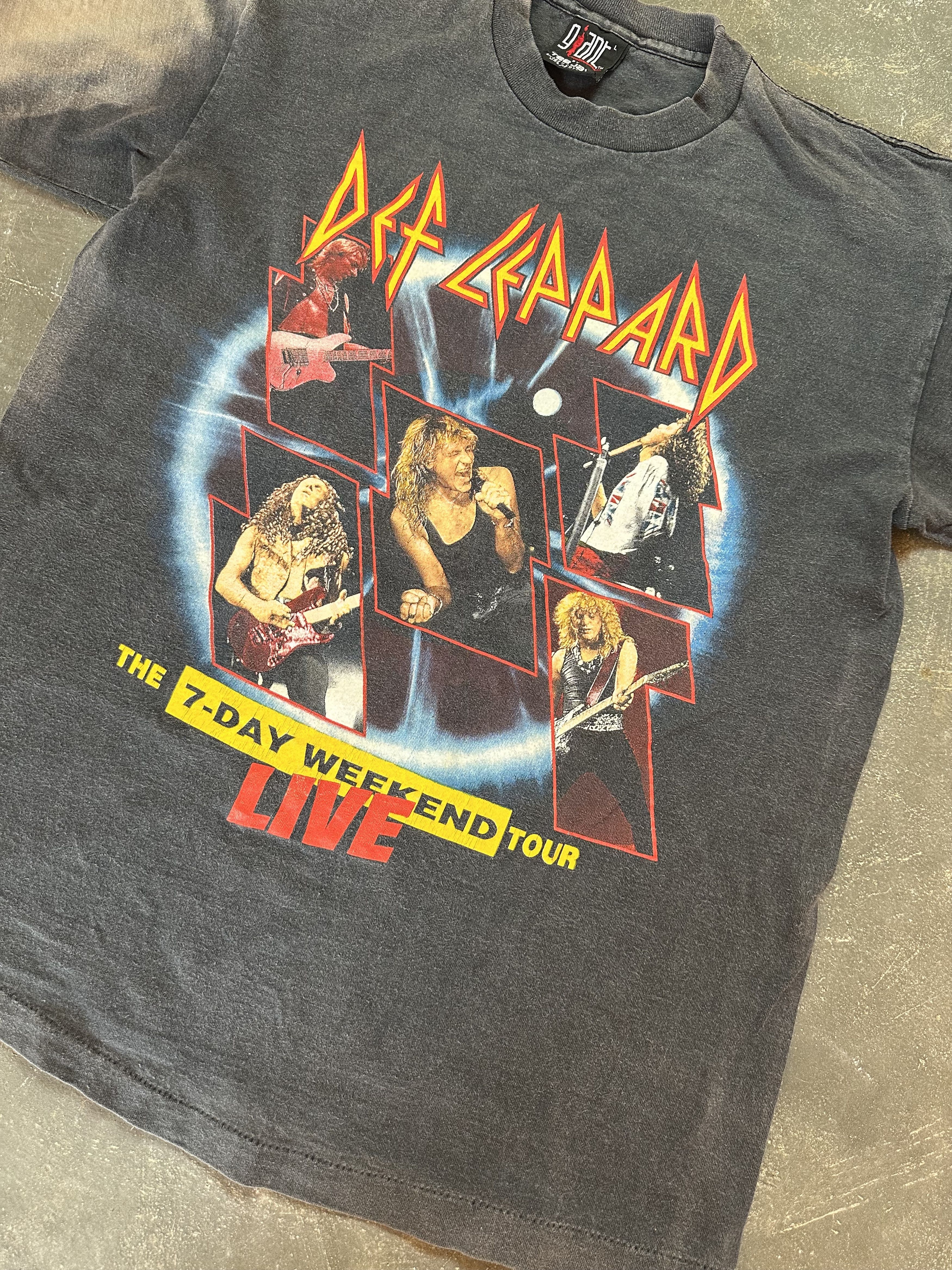 Band Tees Vintage 90s Def Leppard 1992 “7-Day Weekend Tour” Rock Tee Size US L / EU 52-54 / 3 - 2 Thumbnail