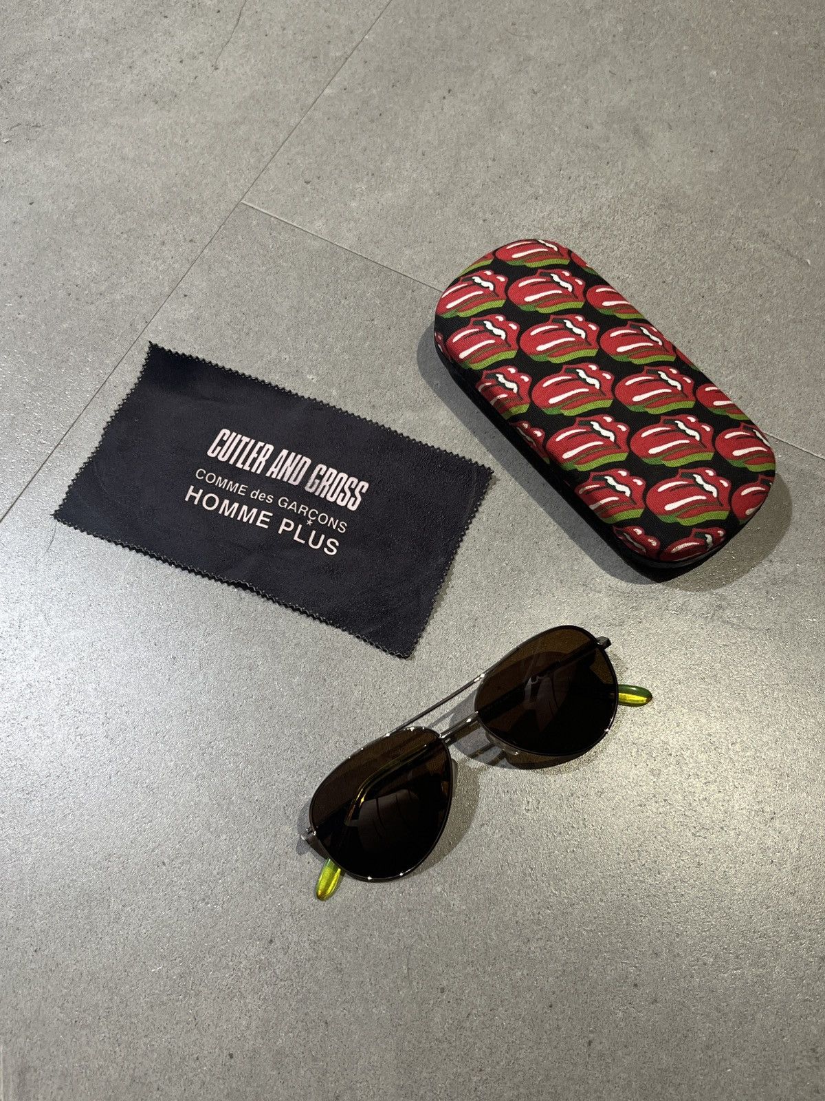 Comme des Garcons Homme Plus × The Rolling Stones SS06 Comme Des Garcons x Cutler And Gross Sunglasses Size ONE SIZE - 1 Thumbnail