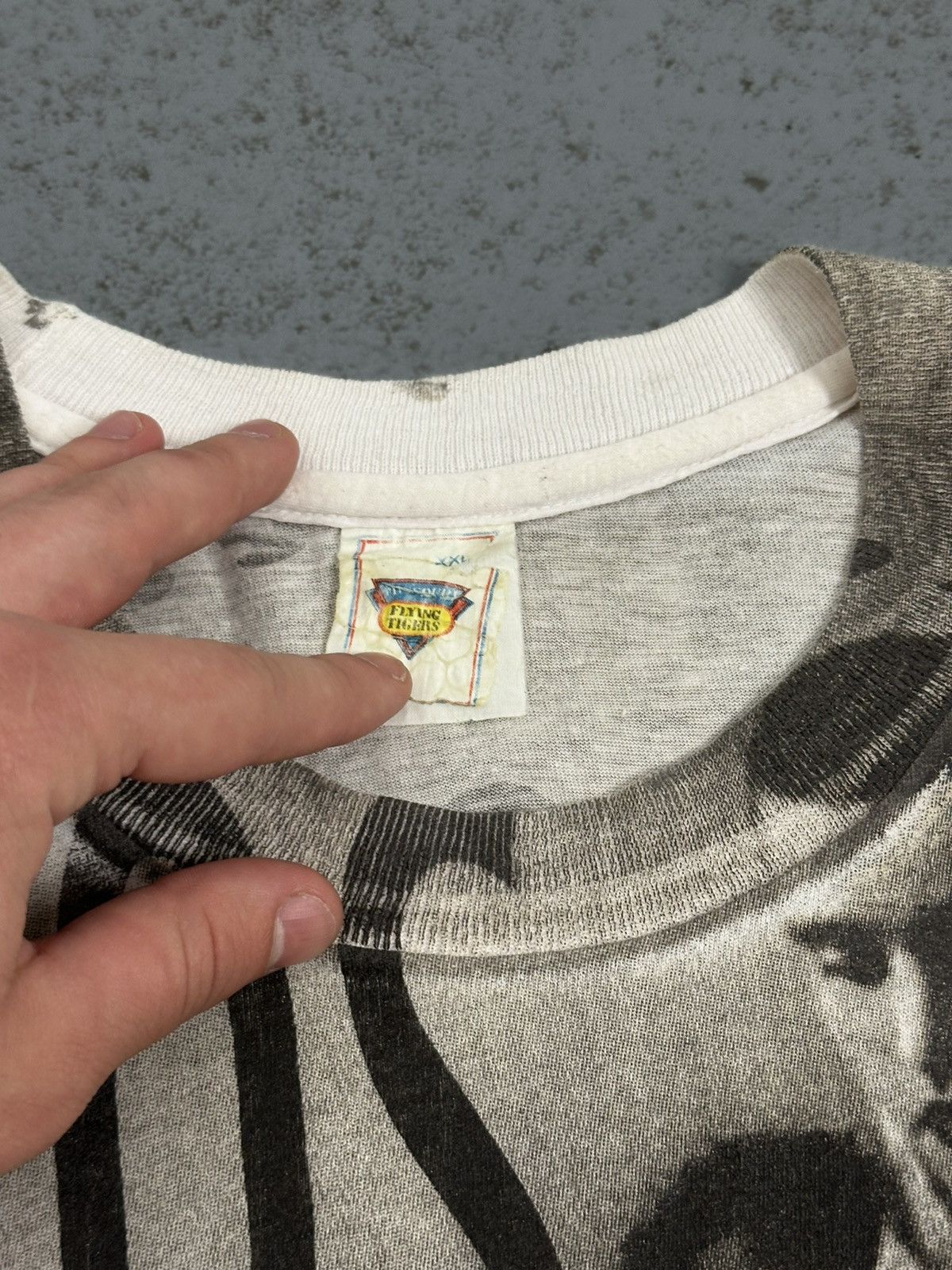 Band Tees Vintage 90s Eros Ramazzotti Overprinted T-Shirt Size US XXL / EU 58 / 5 - 8 Thumbnail