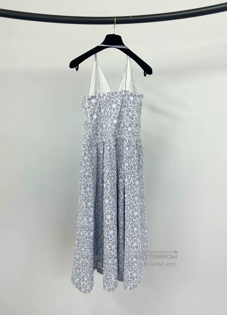 Chanel Chanel 25C Early Spring Holiday Embroidered Flower Strap D Size XS / US 0-2 / IT 36-38 - 2 Thumbnail