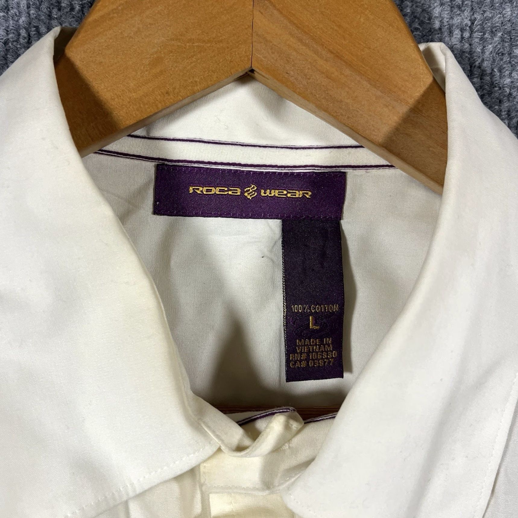 Rocawear VINTAGE Rocawear White Button-Up Shirt L Men Short Sleeve Hip Hop Badges Military Y2K Size US L / EU 52-54 / 3 - 4 Thumbnail
