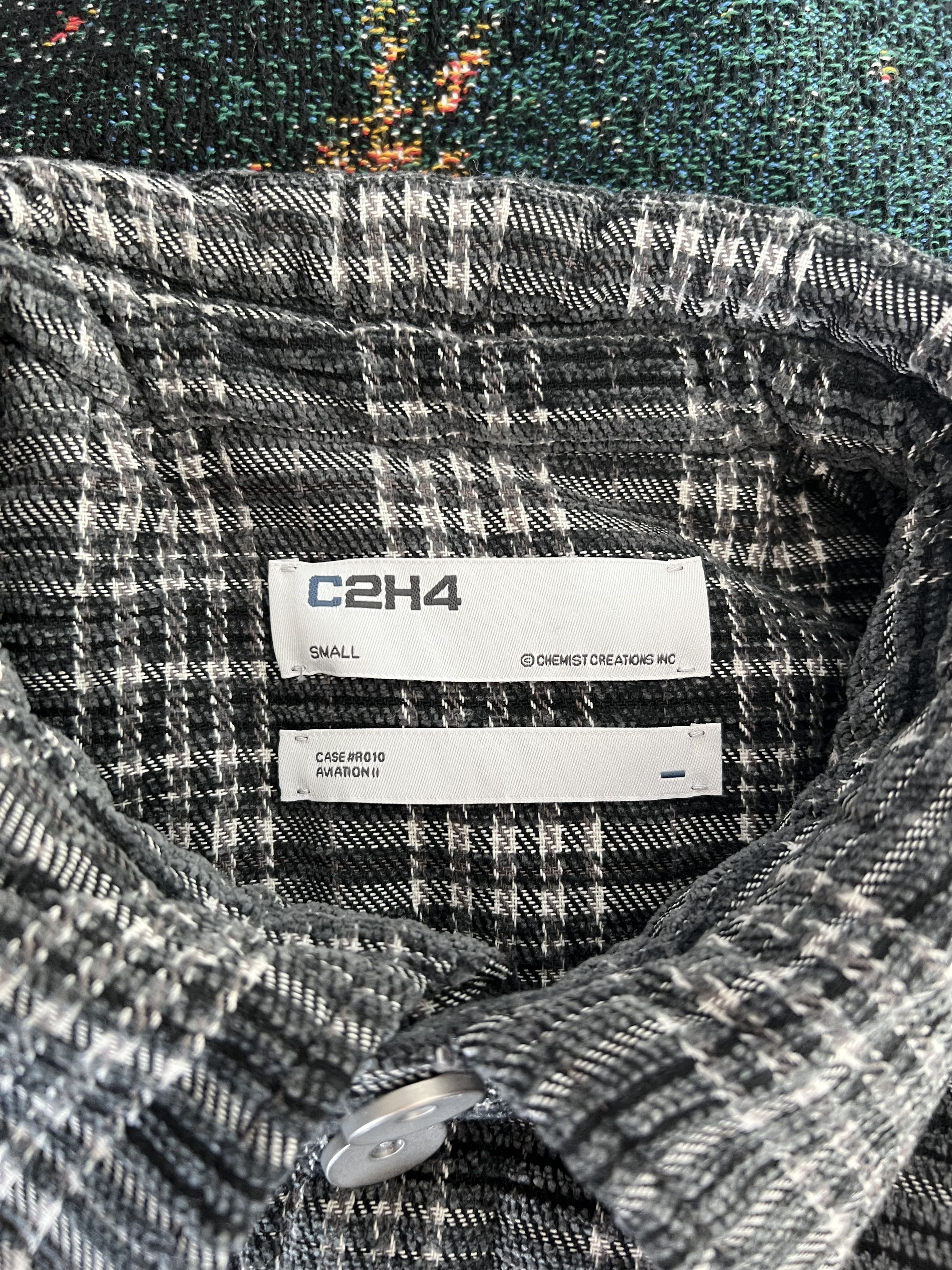 C2H4 C2H4 Gridlines Puffer Shirt in Dark Grey Size US S / EU 44-46 / 1 - 9 Thumbnail