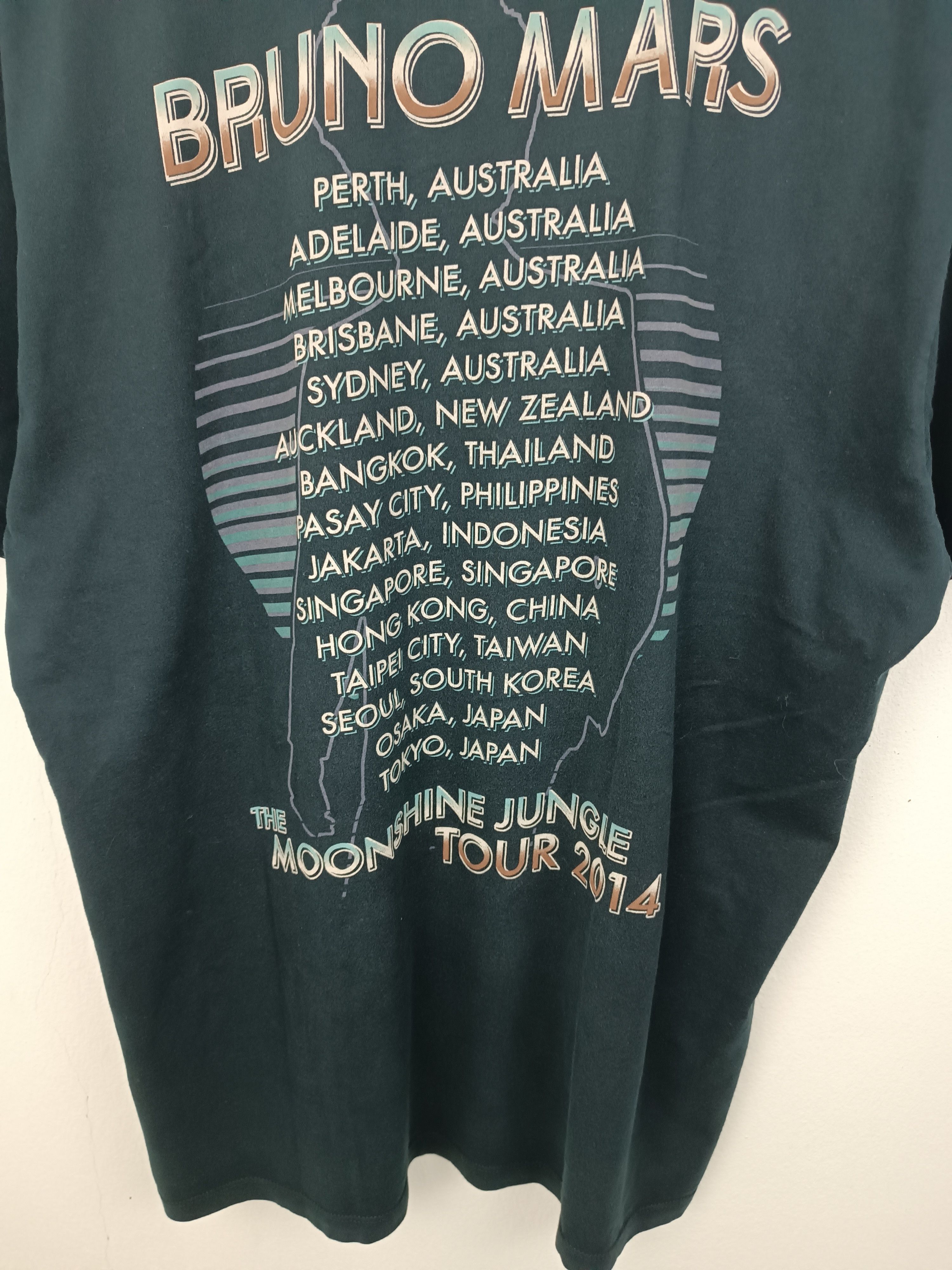Rap Tees VINTAGE 2014 BRUNO MARS MOONSHINE JUNGLE drake beyonce Size US XL / EU 56 / 4 - 19 Thumbnail