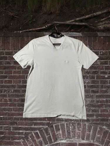 Hugo Boss × Vintage Hugo Boss T-Shirt Short Sleeve Size US S / EU 44-46 / 1 - 1 Thumbnail