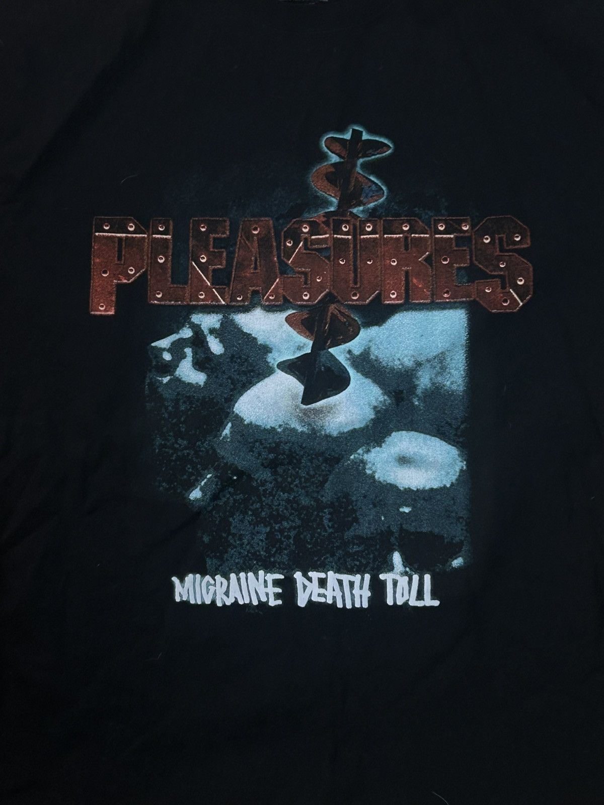 Pleasures Pleasures shirt size XL mall goth y2k ozzfest rock tee Size US XL / EU 56 / 4 - 1 Thumbnail