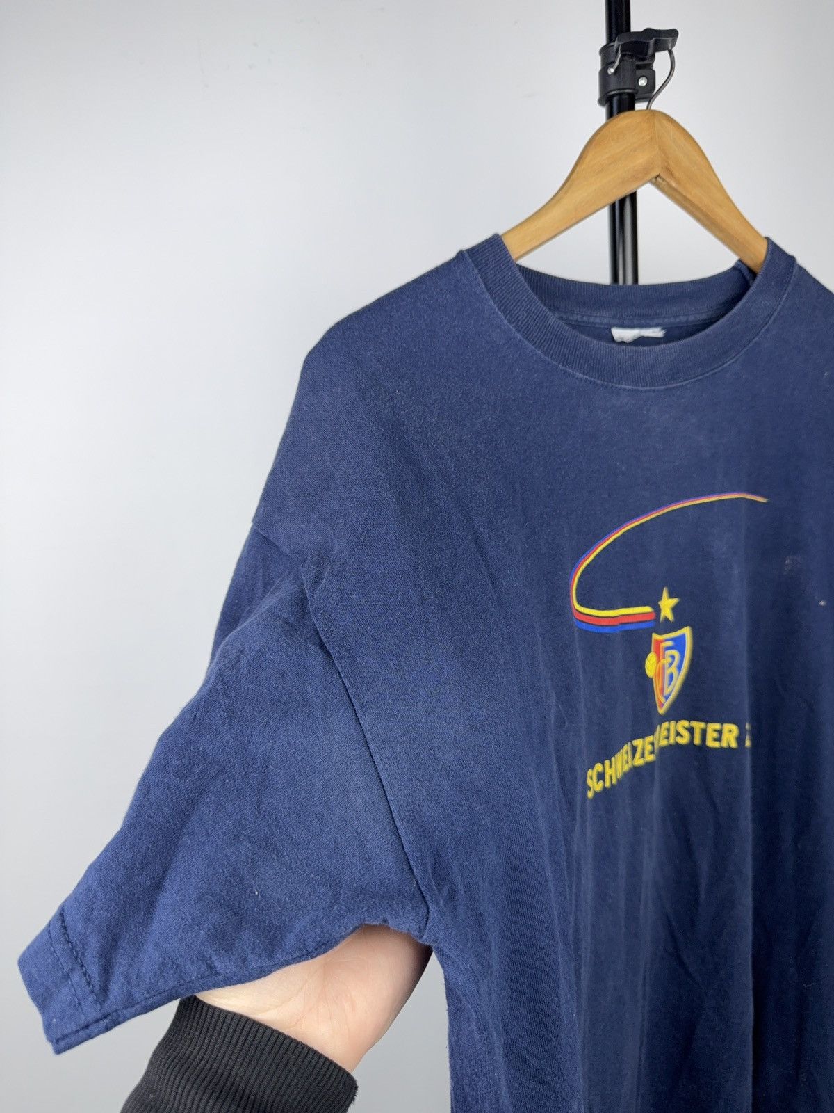 Vintage Vintage 00s FC Basel Schweizermeister 2004 Soccer T Shirt Size US XL / EU 56 / 4 - 5 Thumbnail