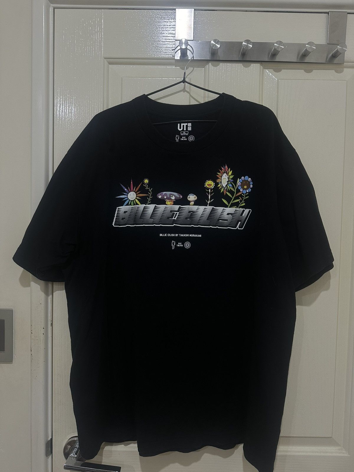 Billie Eilish × Takashi Murakami Billie Eilish x Takashi Murakami x Uniqlo Black Tee Size US XL / EU 56 / 4 - 1 Thumbnail