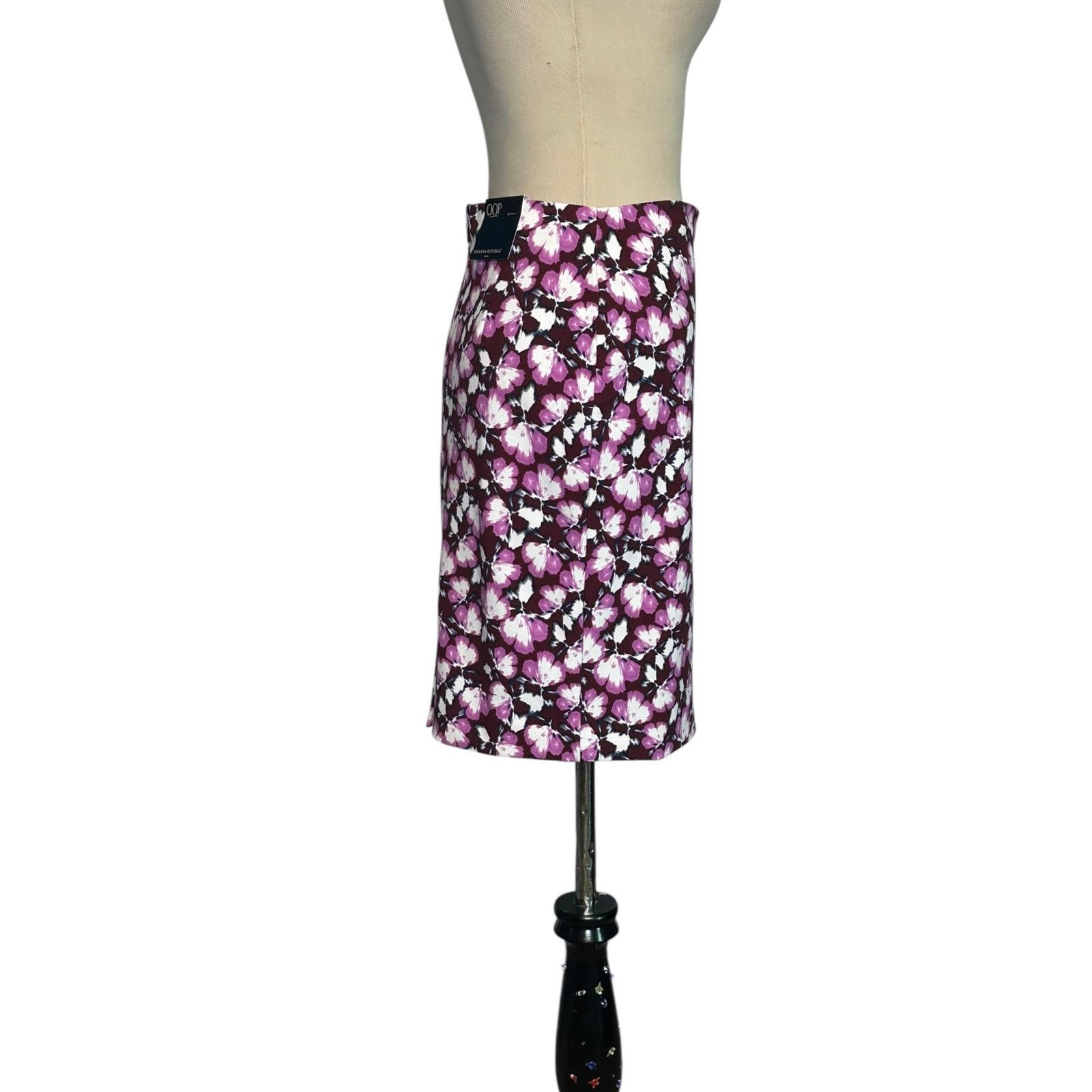 Banana Republic Banana Republic wine floral pencil skirt size 00P Size 26" / US 2 / IT 38 - 6 Thumbnail