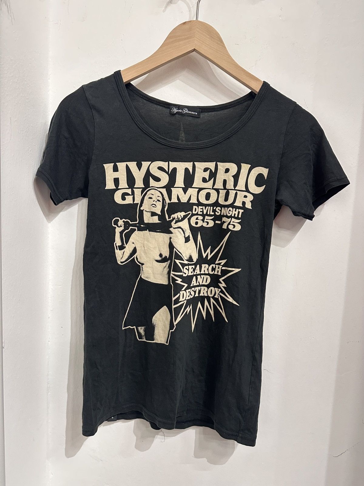 Hysteric Glamour 00s Hysteric Glamour “Search And Destroy” Graphic T-Shirt Size US S / EU 44-46 / 1 - 1 Thumbnail