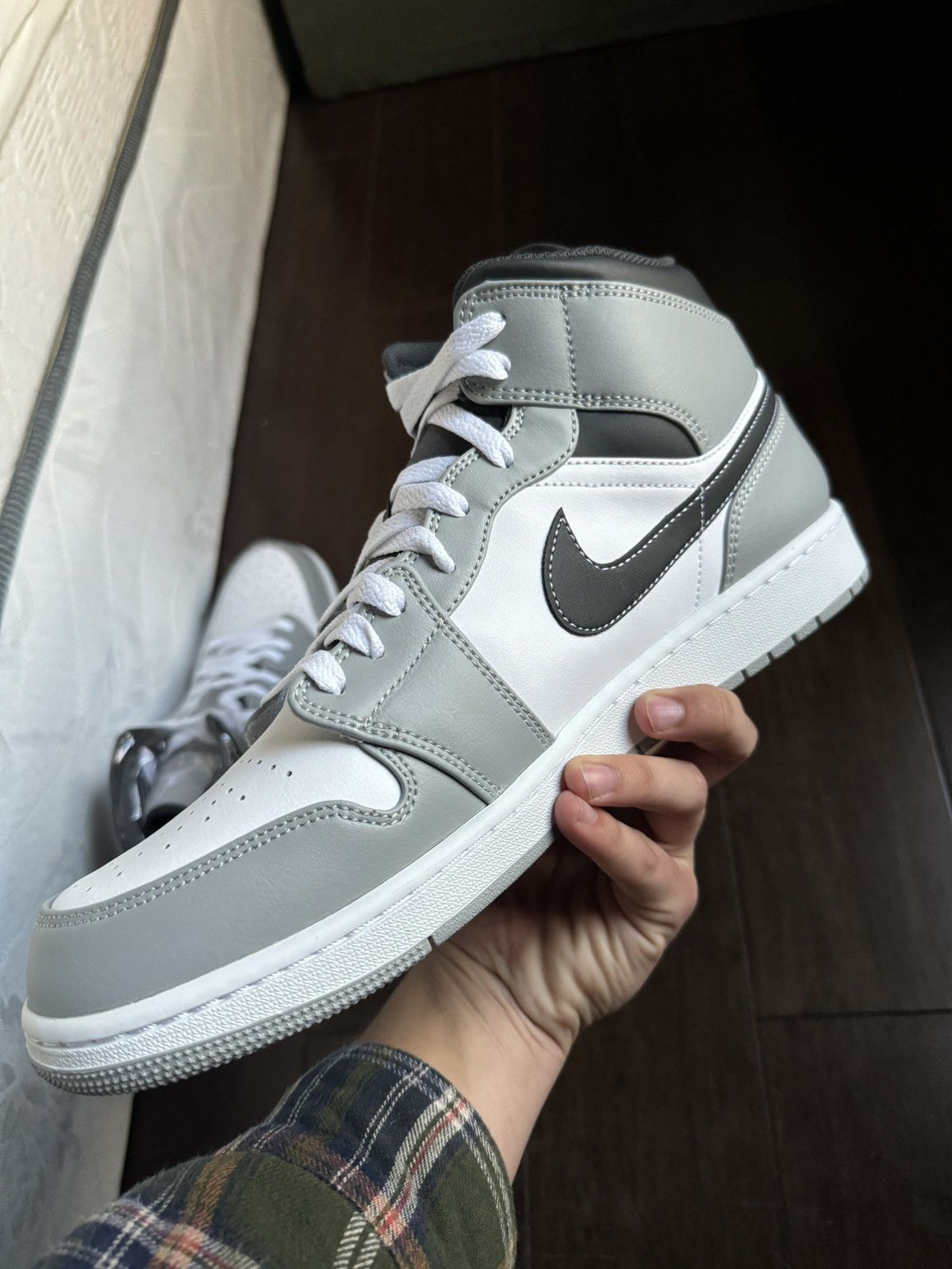Jordan Brand × Nike Jordan 1 mid Light Smoke Grey Anthracite Size US 13 / EU 46 - 7 Thumbnail