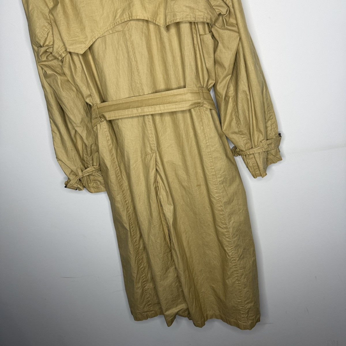 Vintage Vintage Trench Coat Beige Made in Italy Avant Garde 80s 90s Size US M / EU 48-50 / 2 - 8 Thumbnail