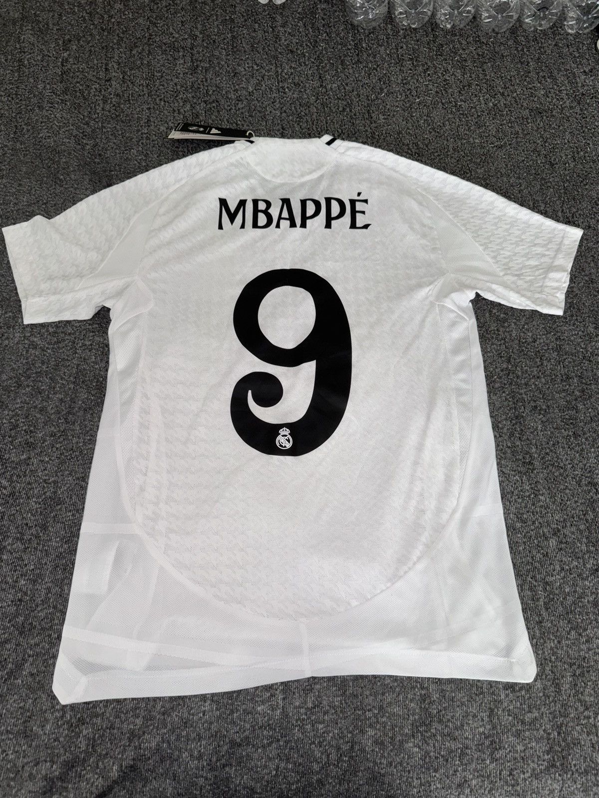 Adidas Real Madrid Kylian Mbappé 24/25 Home Jersey Size US S / EU 44-46 / 1 - 1 Thumbnail